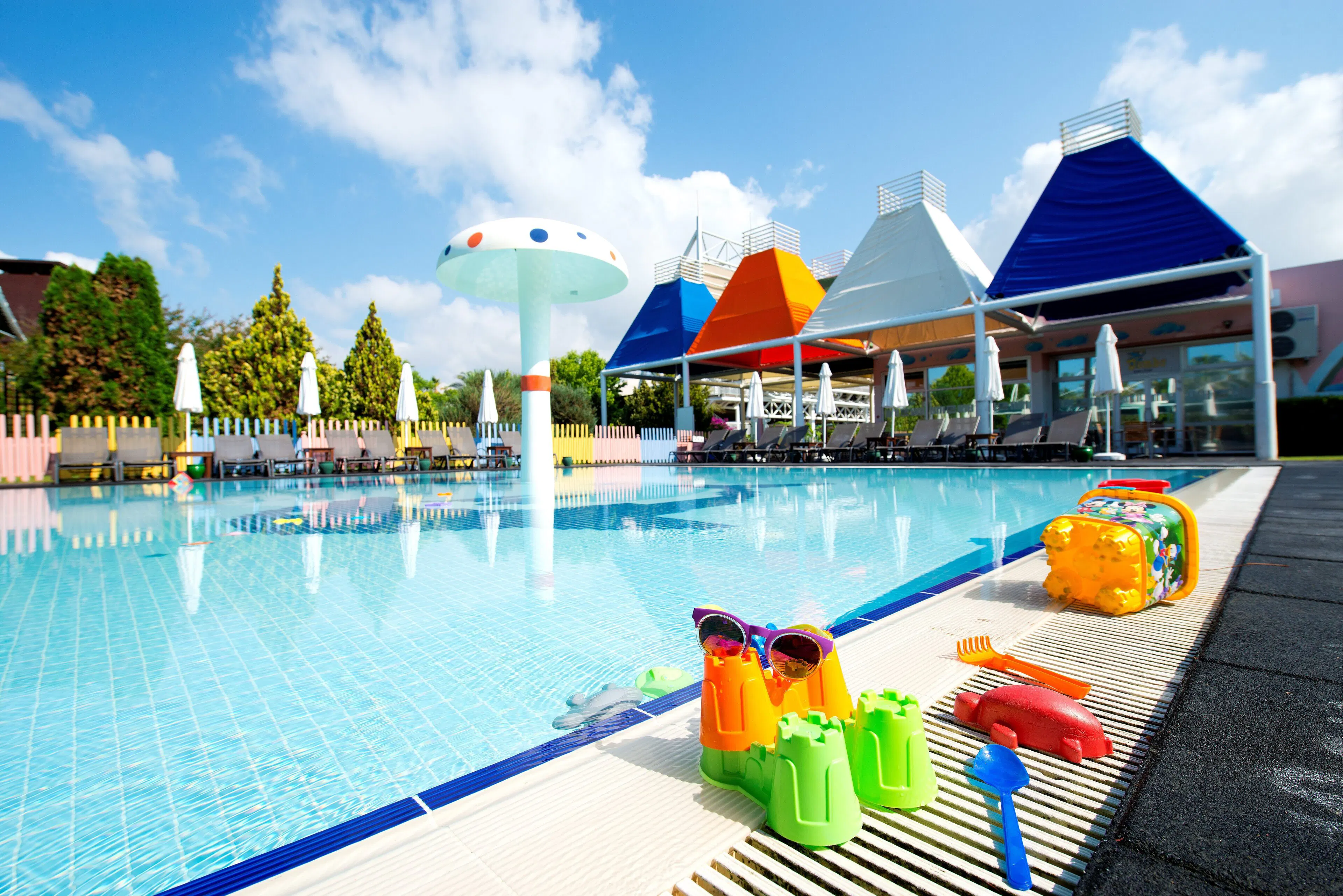 Concorde de Luxe Resort - pool