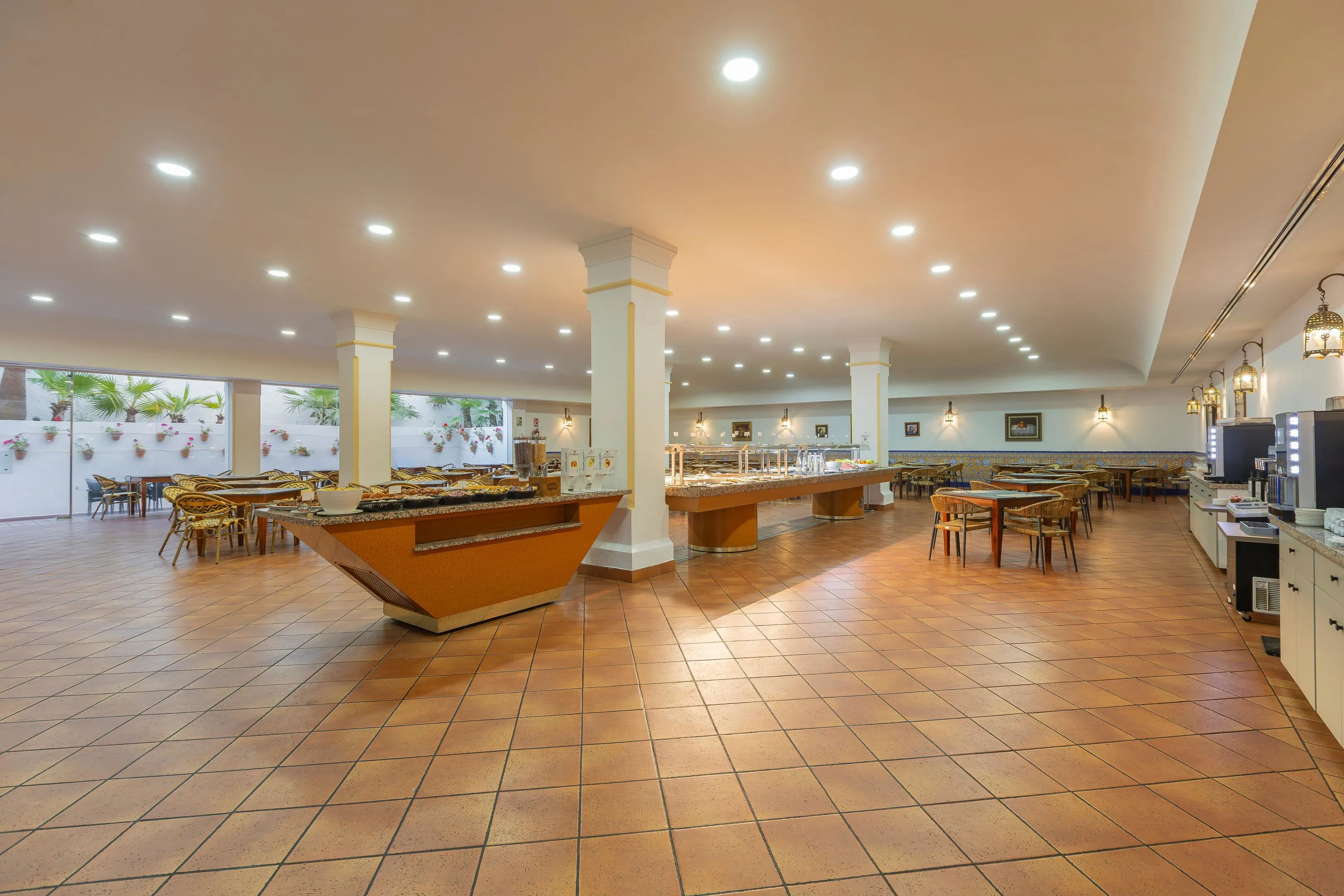 BLUESEA El Cortijo - foodAndBeverage