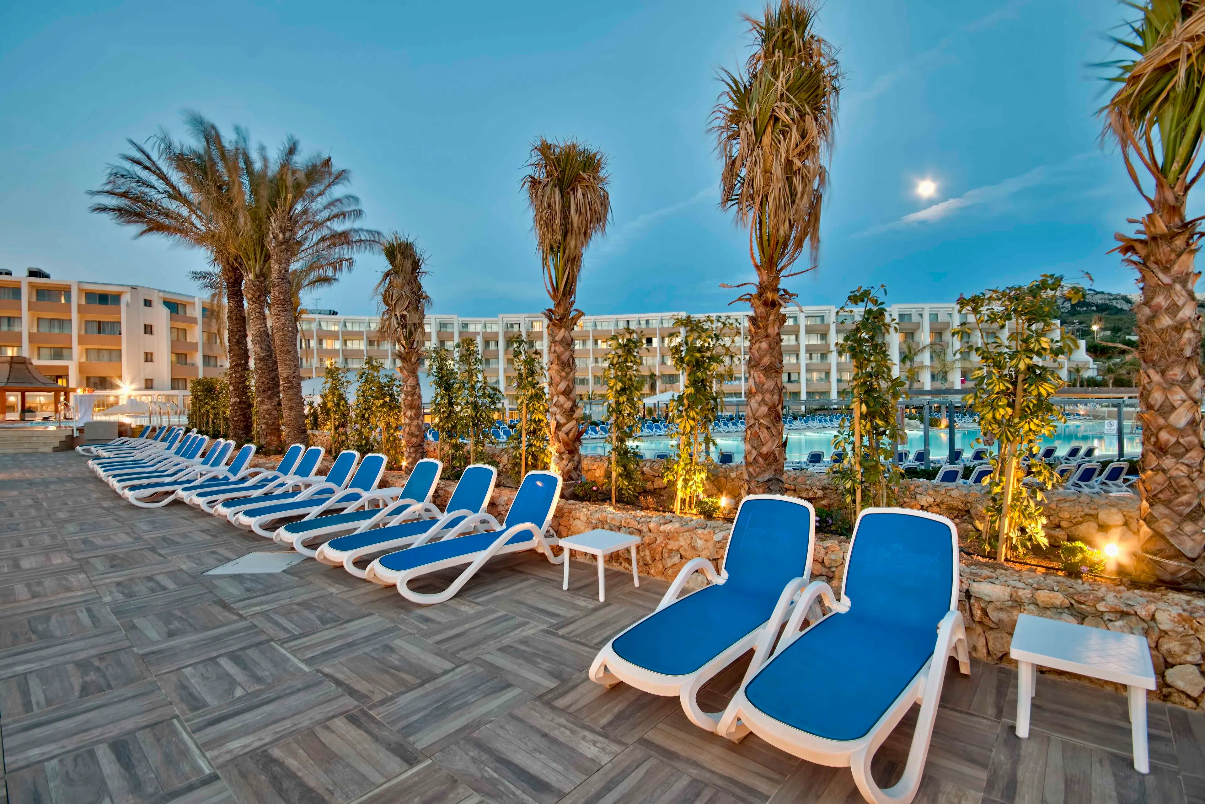 db Seabank Resort + Spa - pool