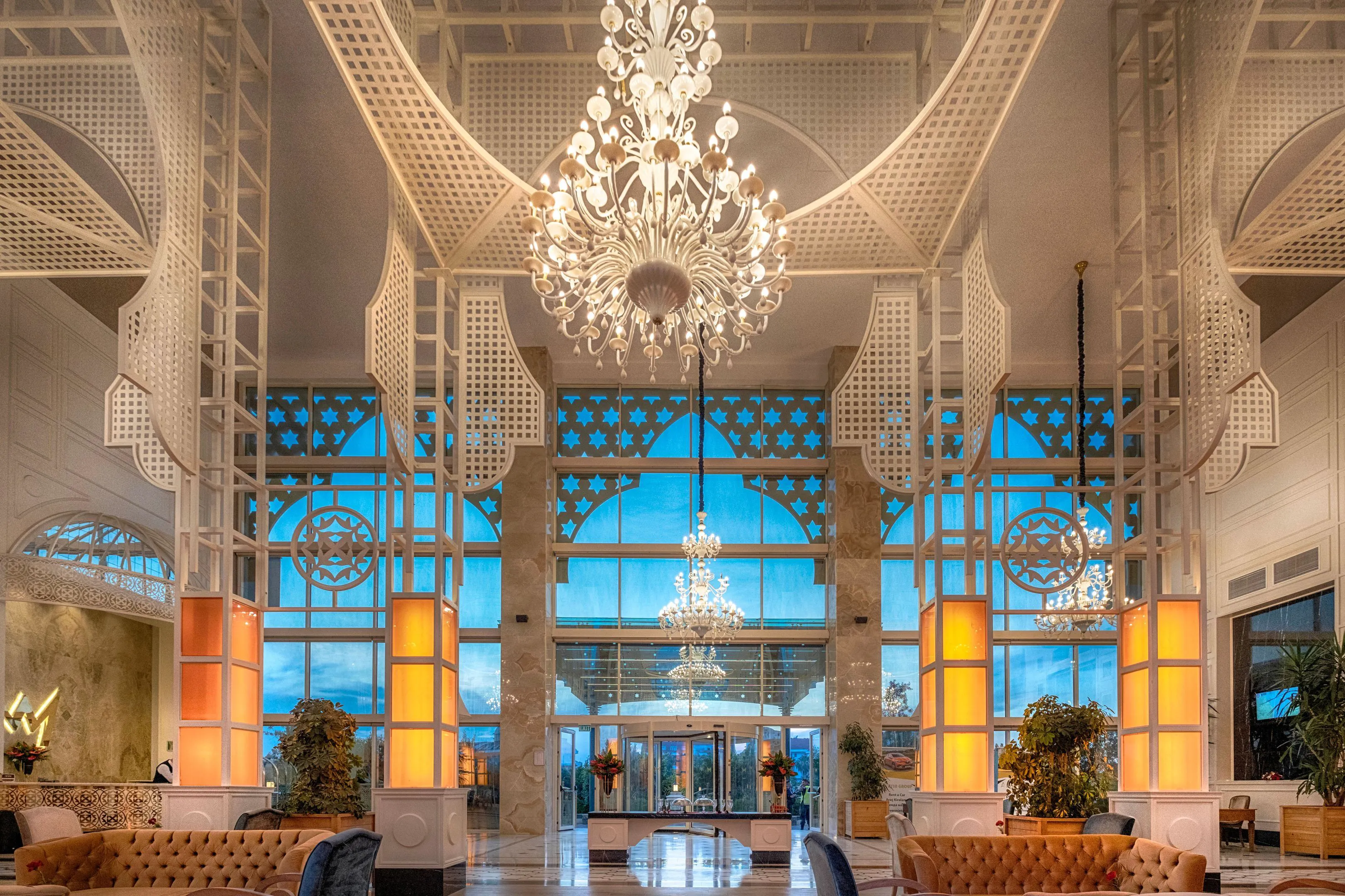 Well Palace Side - foodAndBeverage