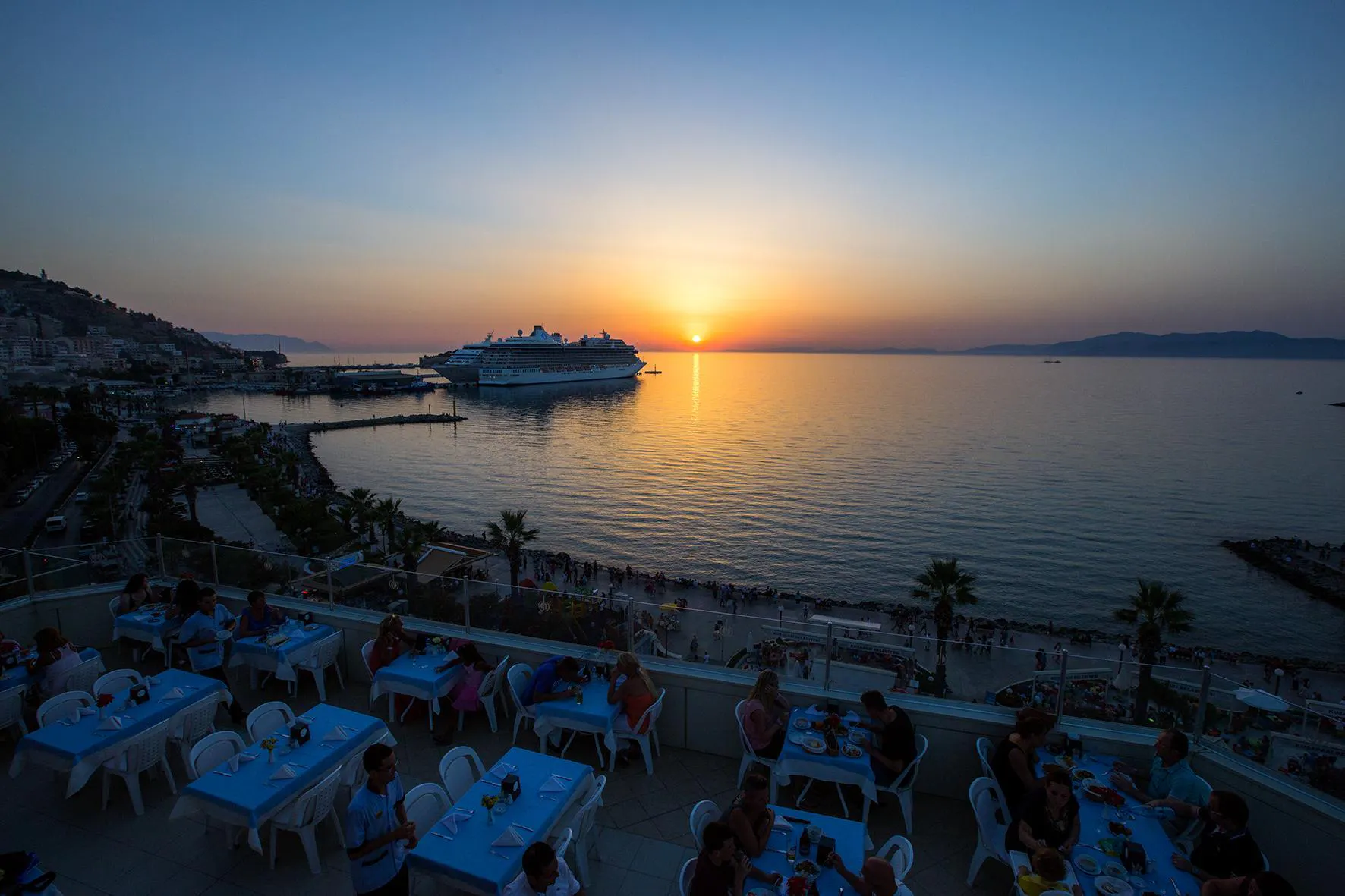 Derici Hotel - foodAndBeverage