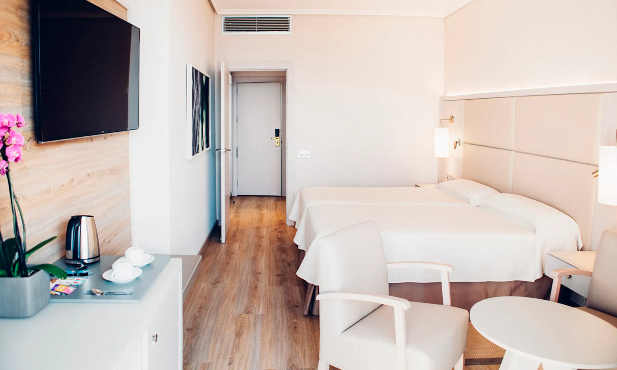 Standard Room (LateralSeaView, Balcony Or Terrace)