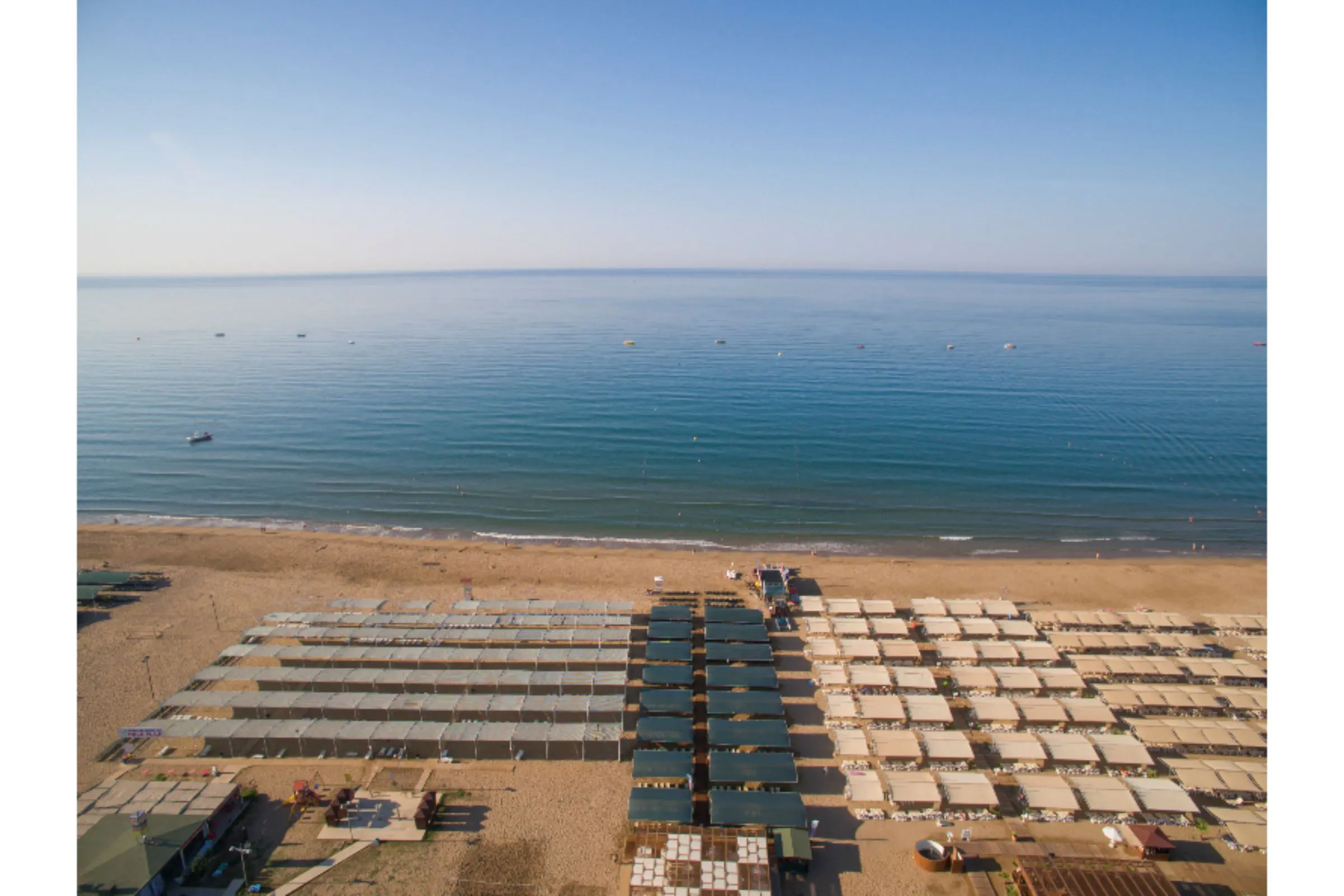 Well Palace Side - beach