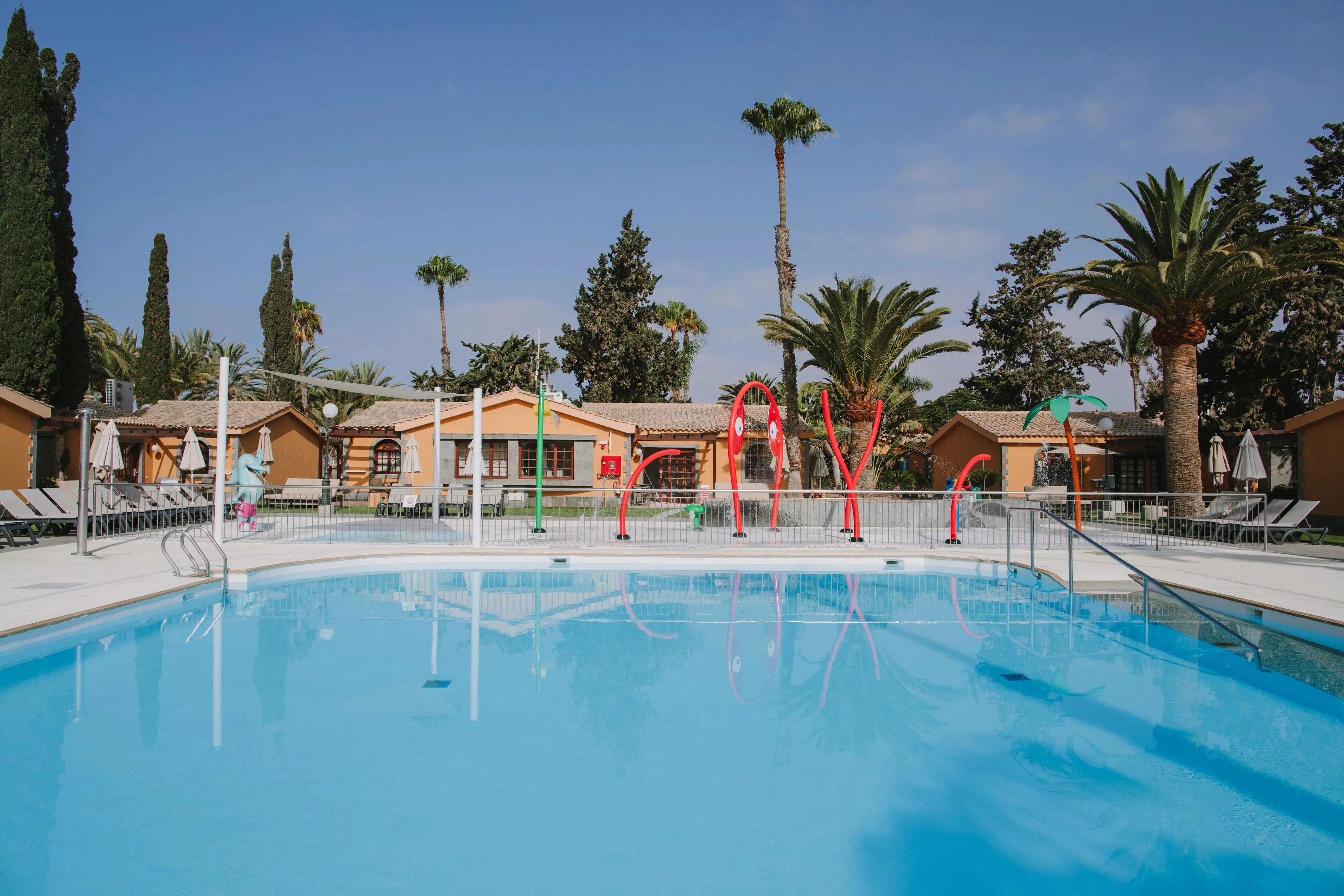 Suites & Villas by Dunas - pool