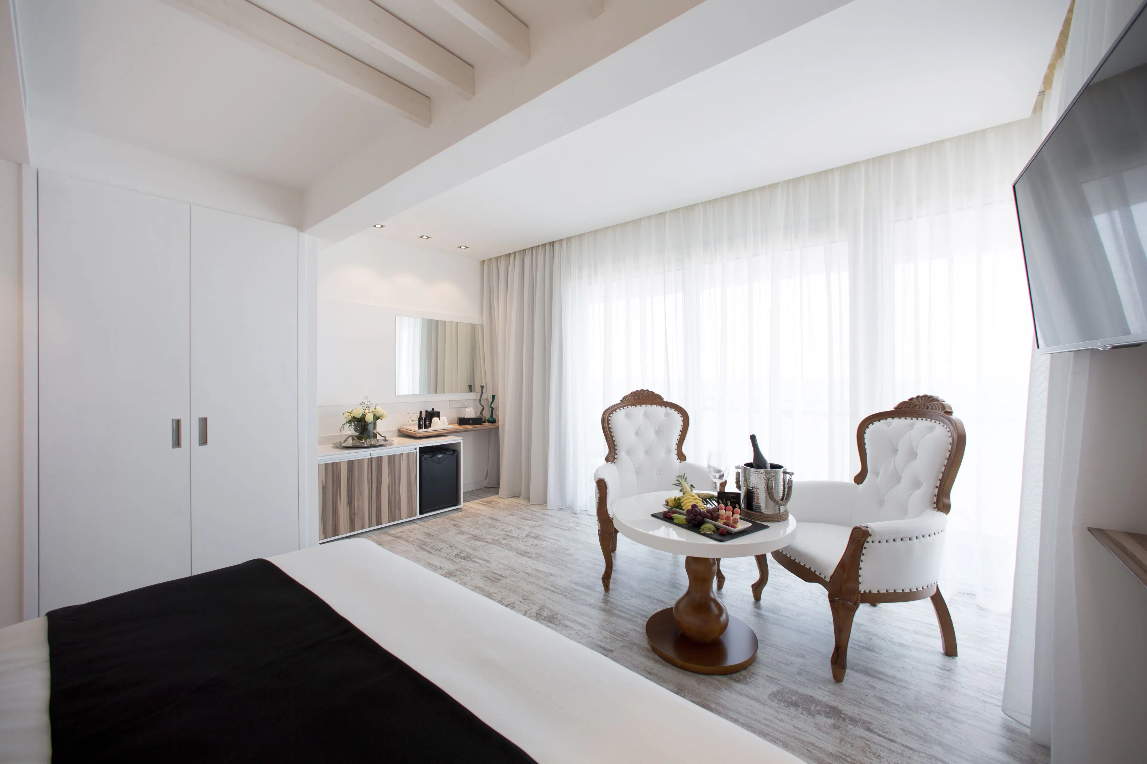 The Ciao Stelio Deluxe Hotel - foodAndBeverage