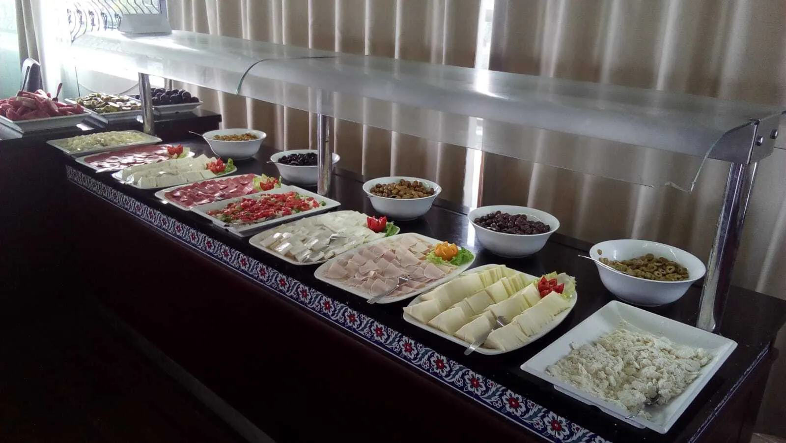 Sunday Beach Hotel - foodAndBeverage