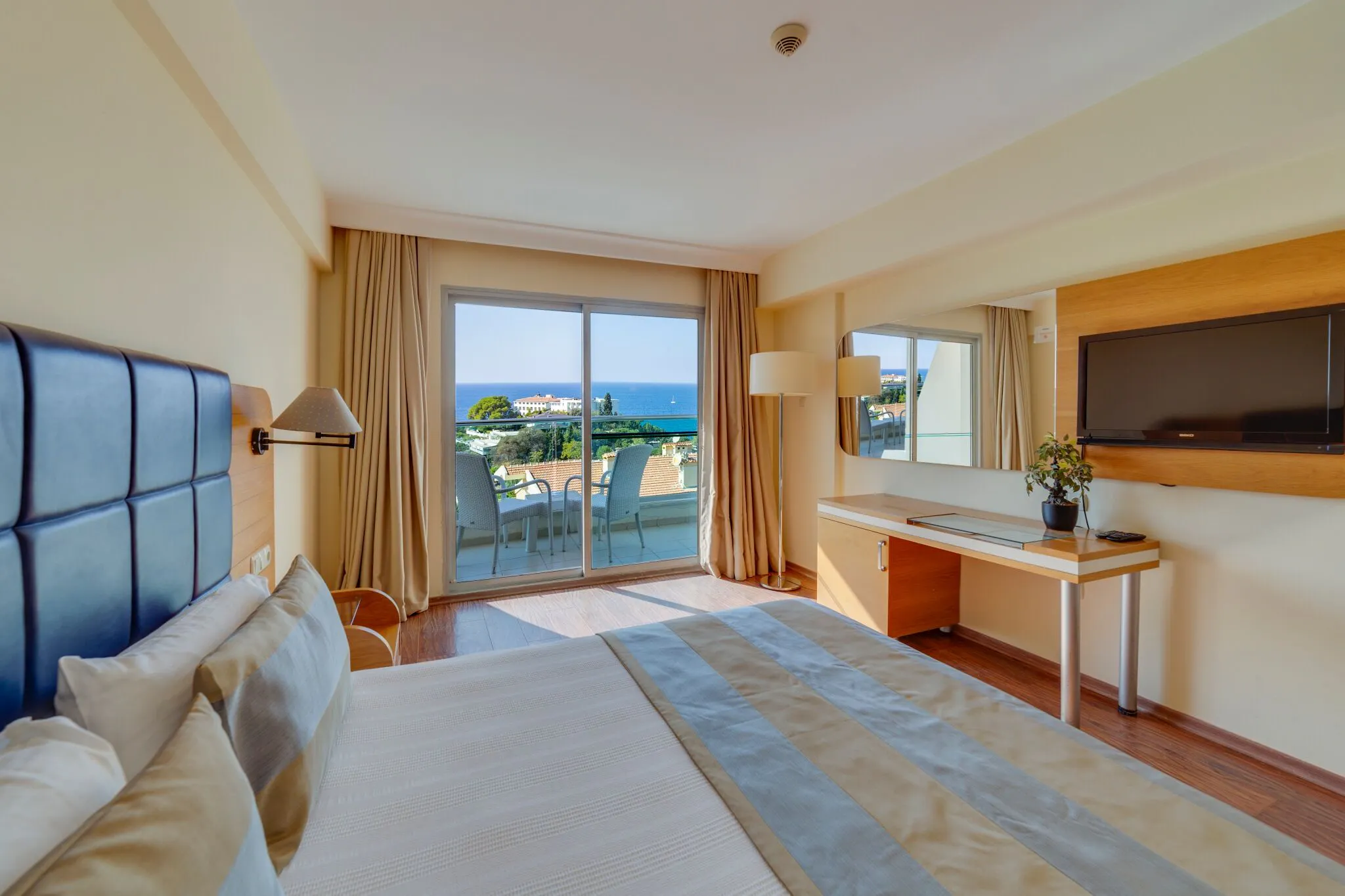 Elite World Kusadasi Hotel - rooms