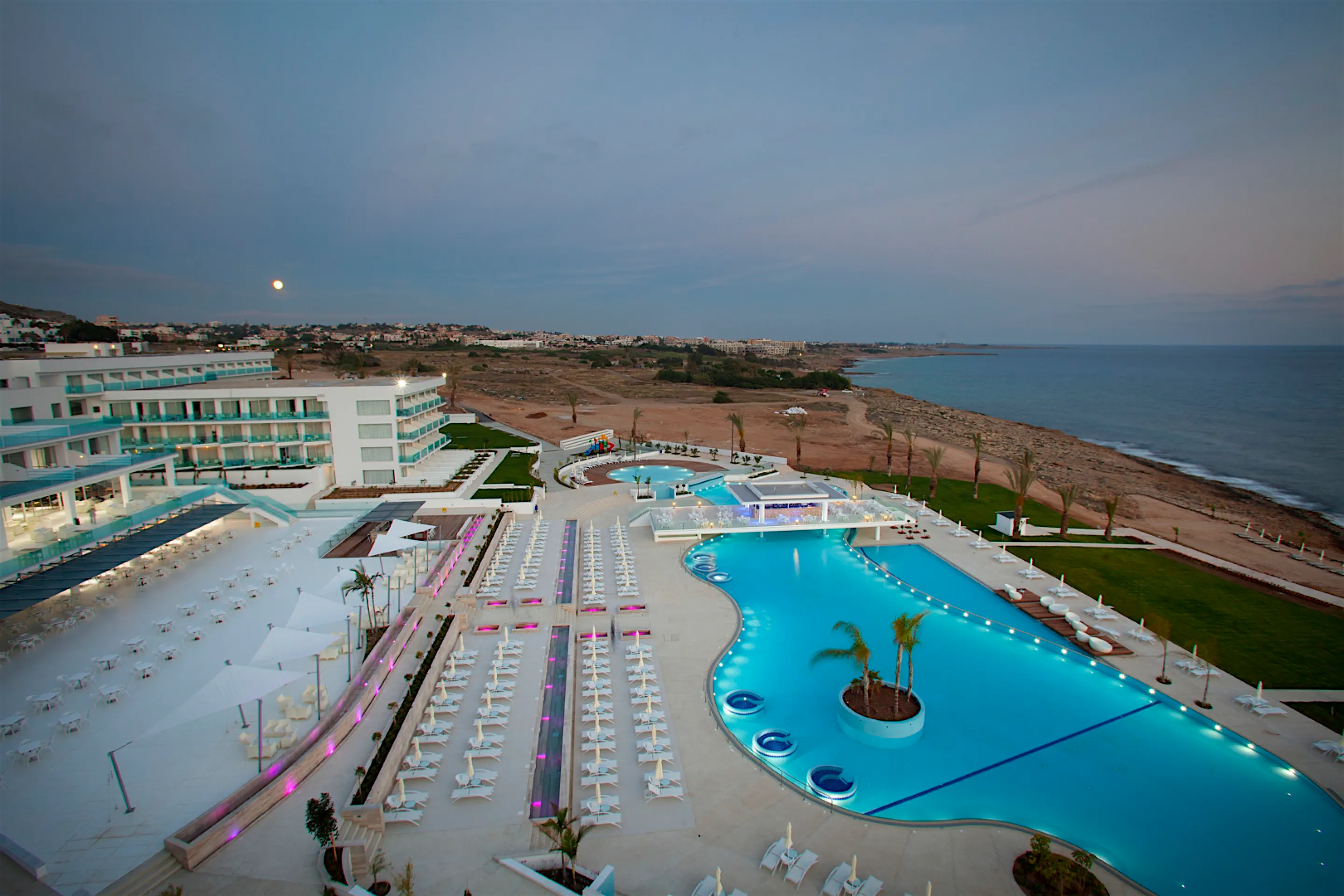 King Evelthon Beach Hotel and Resort - pool