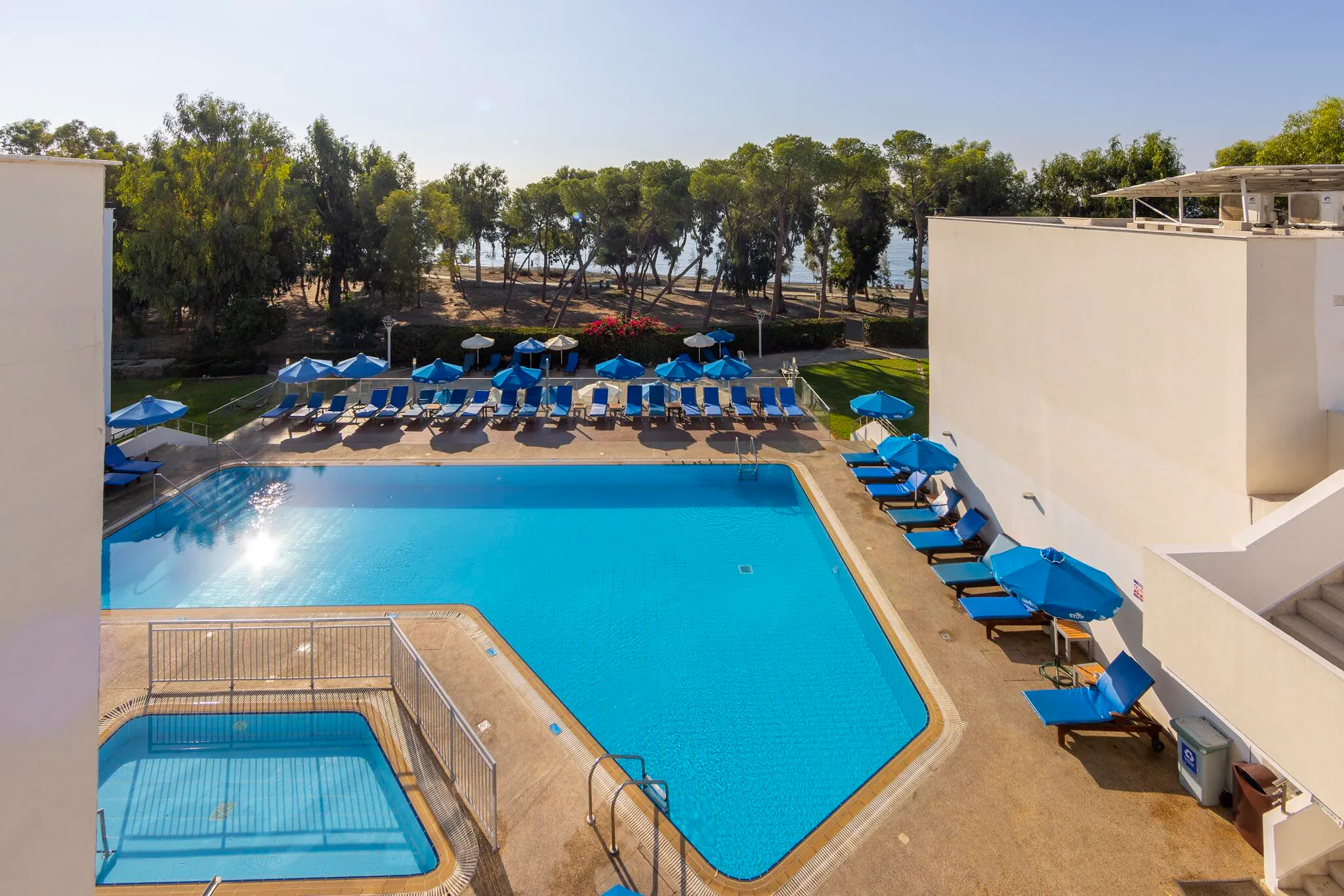 Park Beach Hotel - pool