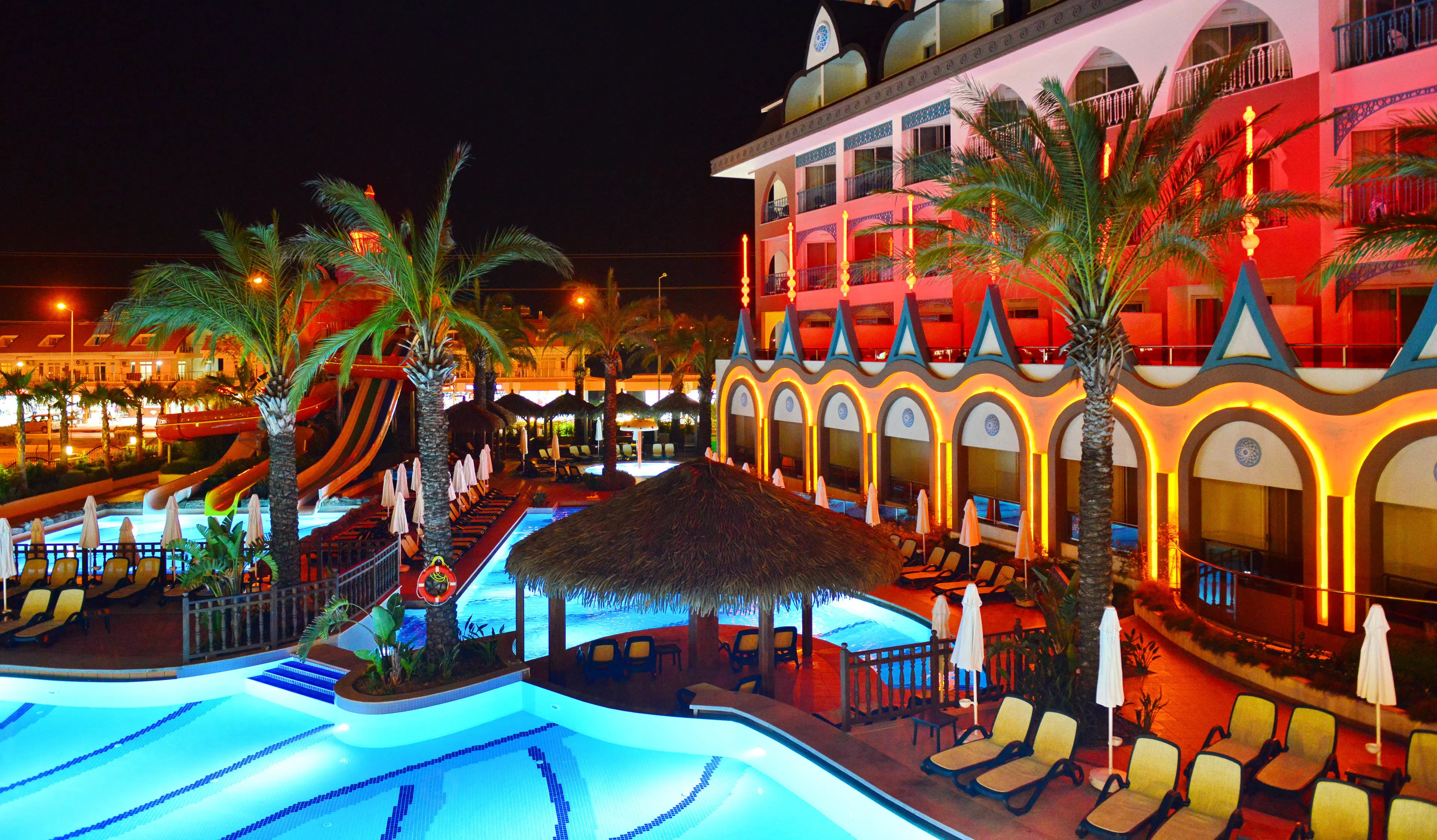 Well Palace Side - pool