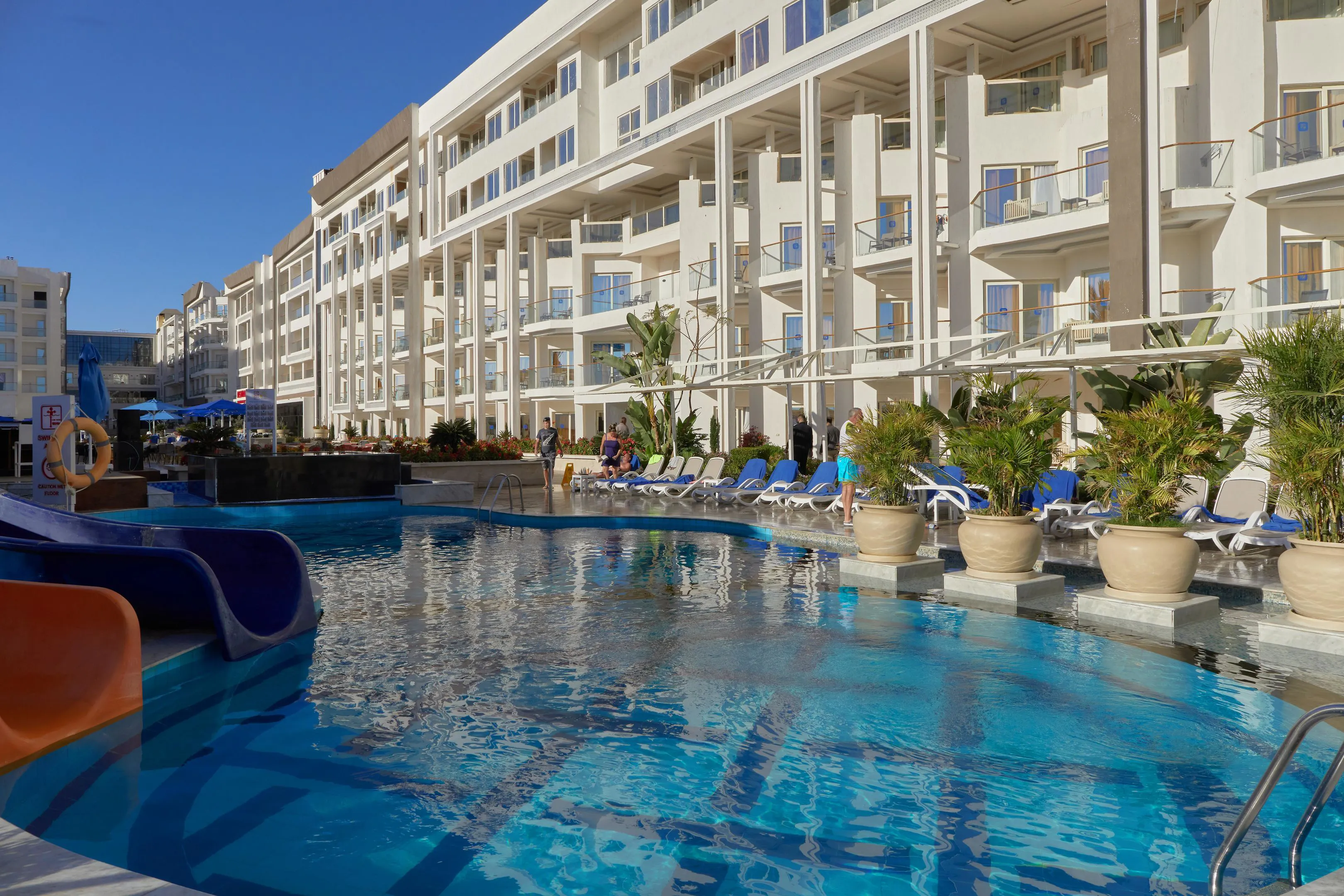 Bellagio Beach Resort - pool