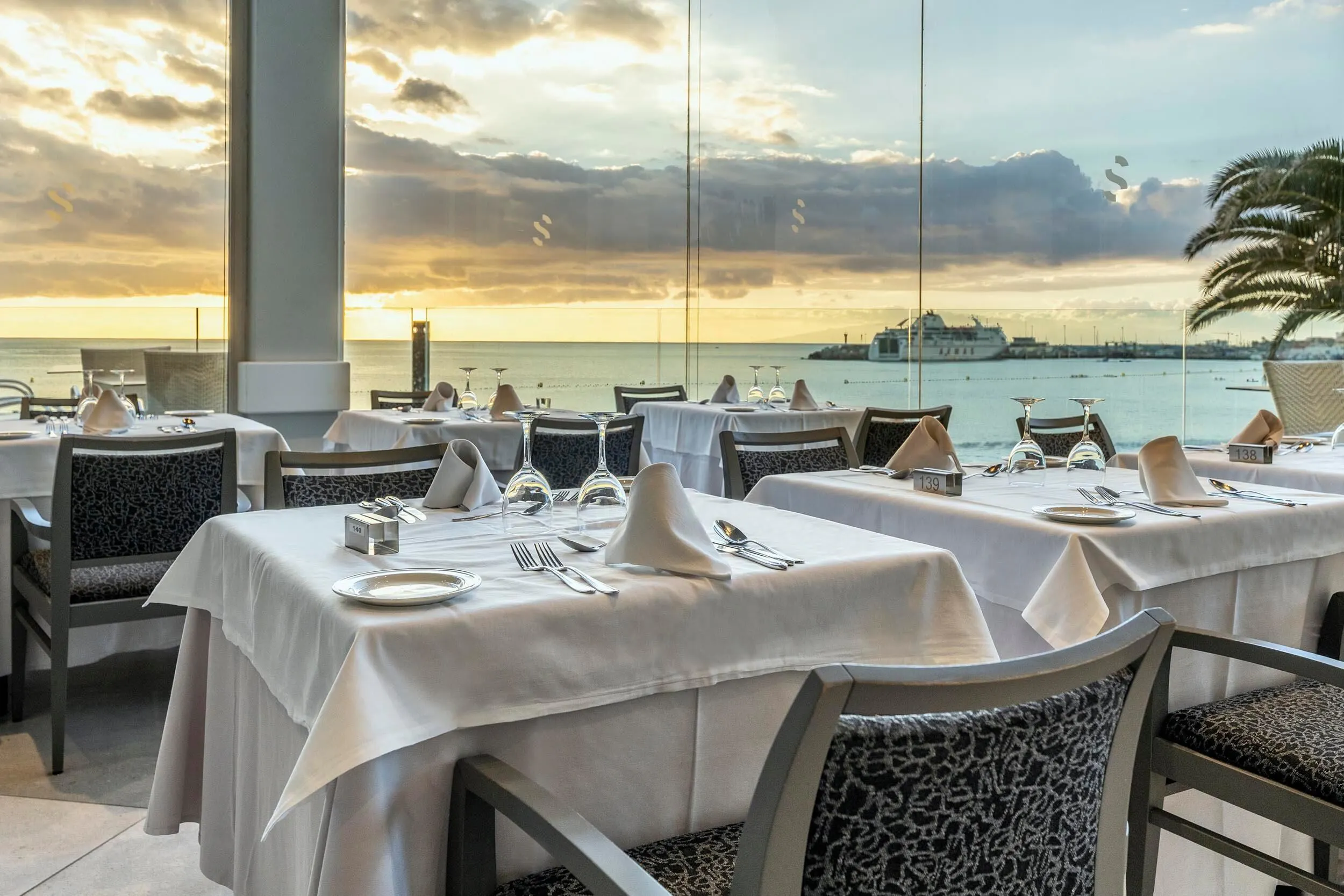Arona Gran & Spa - foodAndBeverage