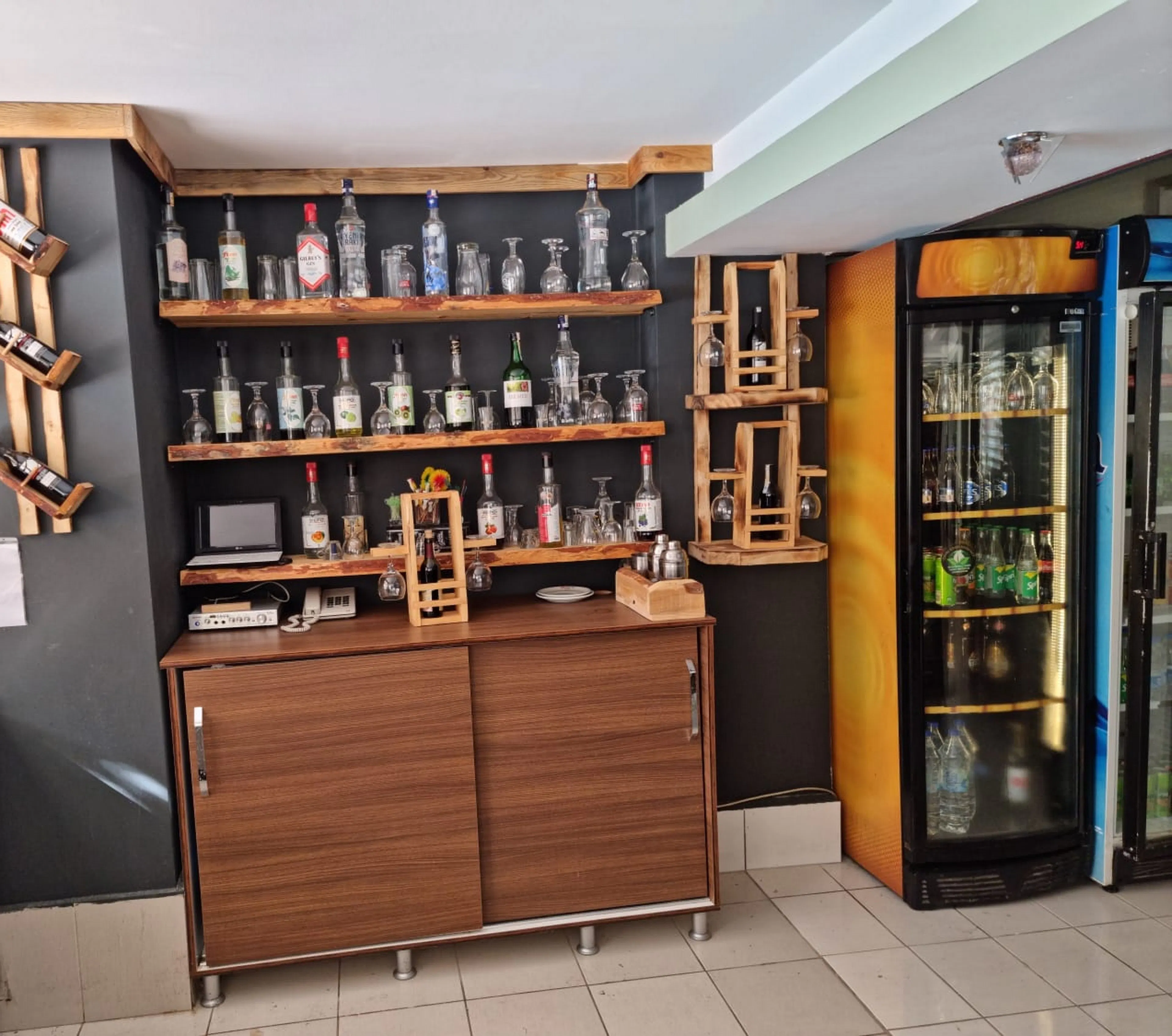 Duqqan Deluxe Hotel - foodAndBeverage