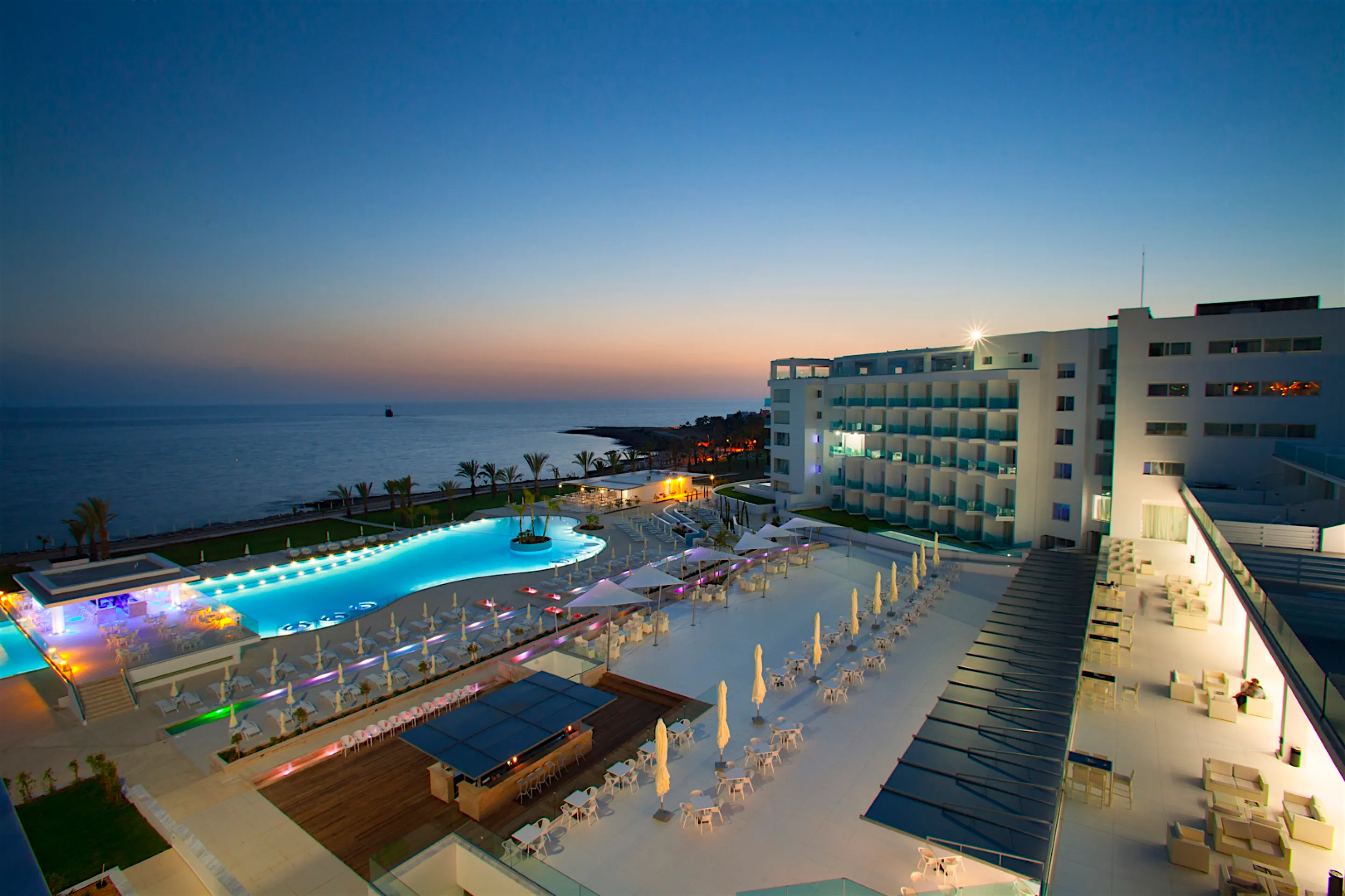 King Evelthon Beach Hotel and Resort - pool
