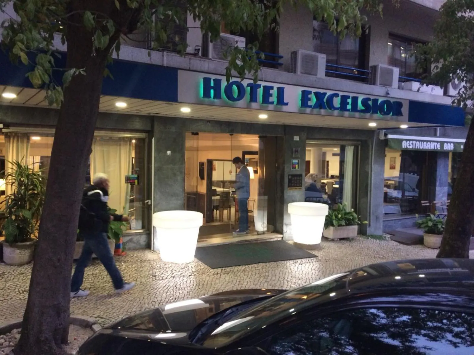 Excelsior - exterior