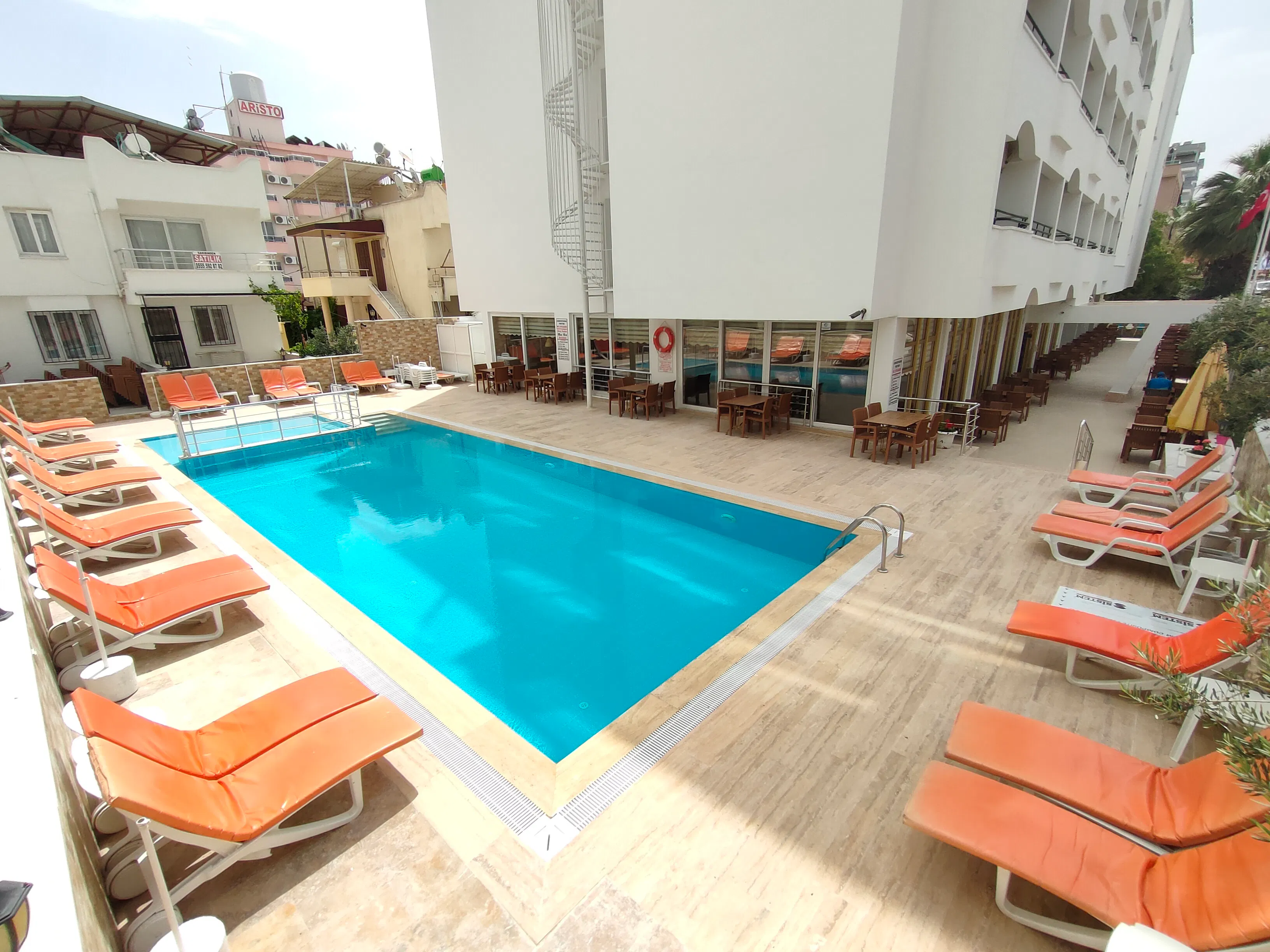 Altinersan - pool