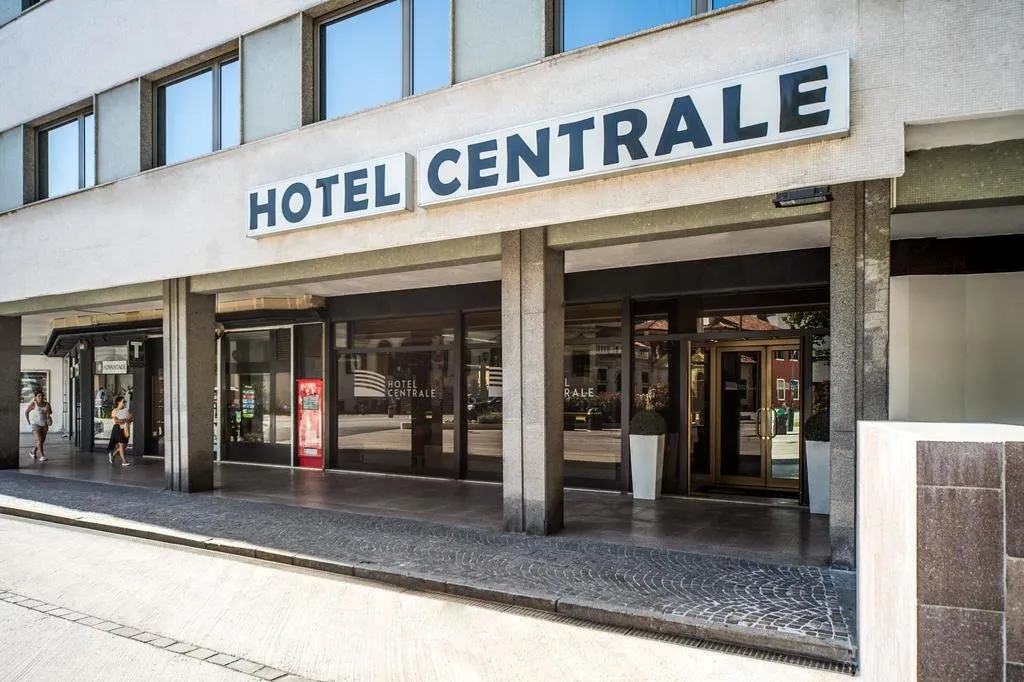 Hotel Centrale - exterior