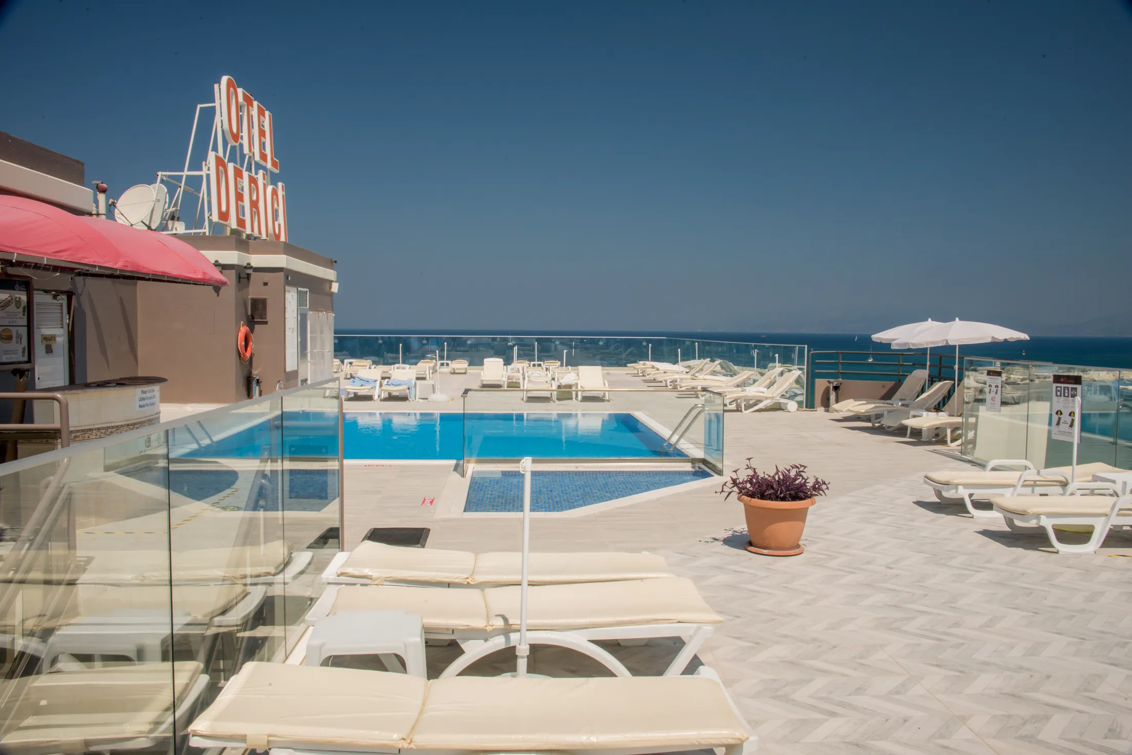 Derici Hotel - pool