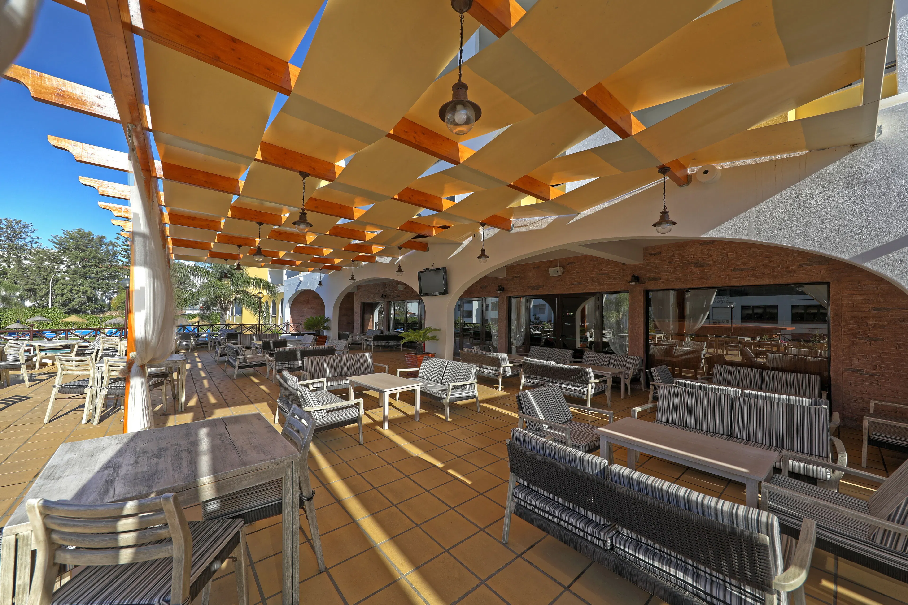 Paladim & Alagoa Mar Aparthotels - foodAndBeverage