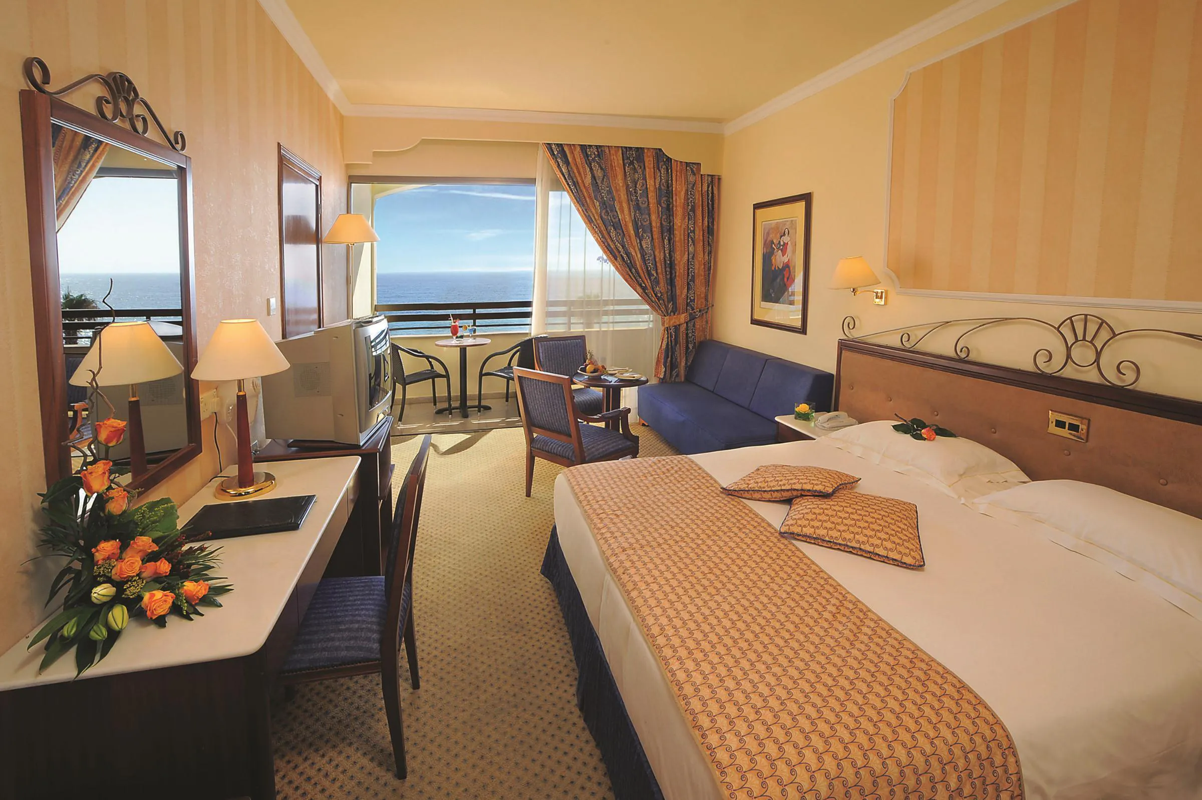 Deluxe FamilyRoom