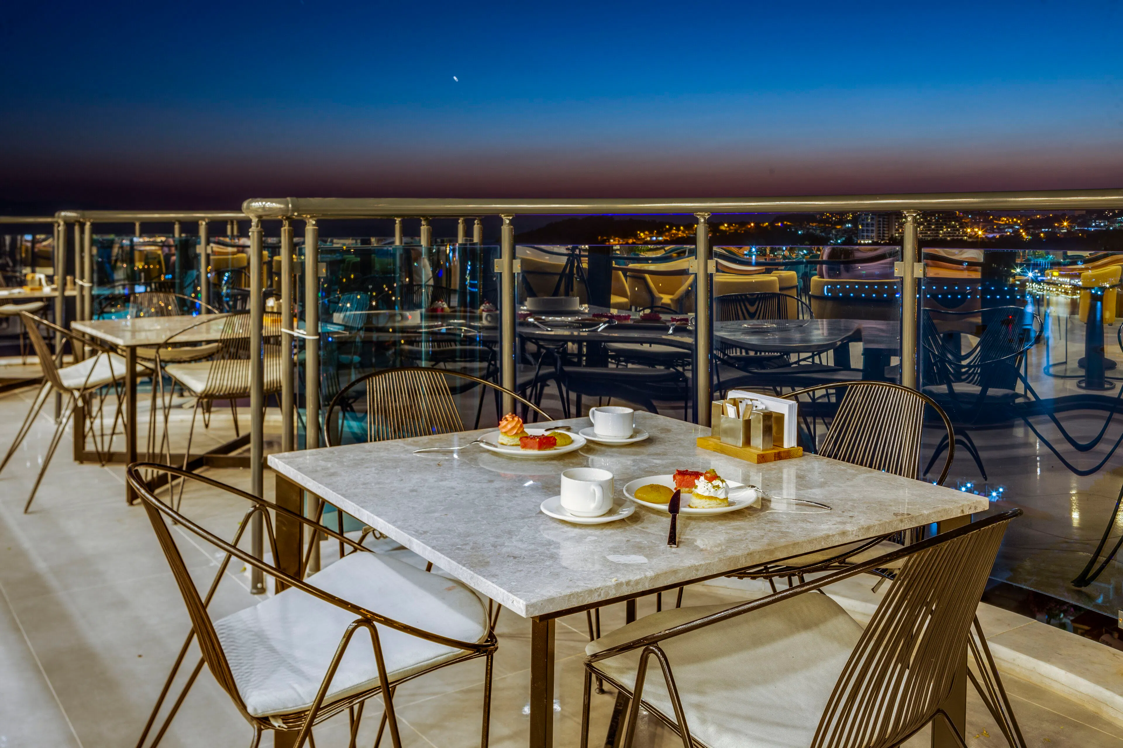 Signature Blue Resort - foodAndBeverage