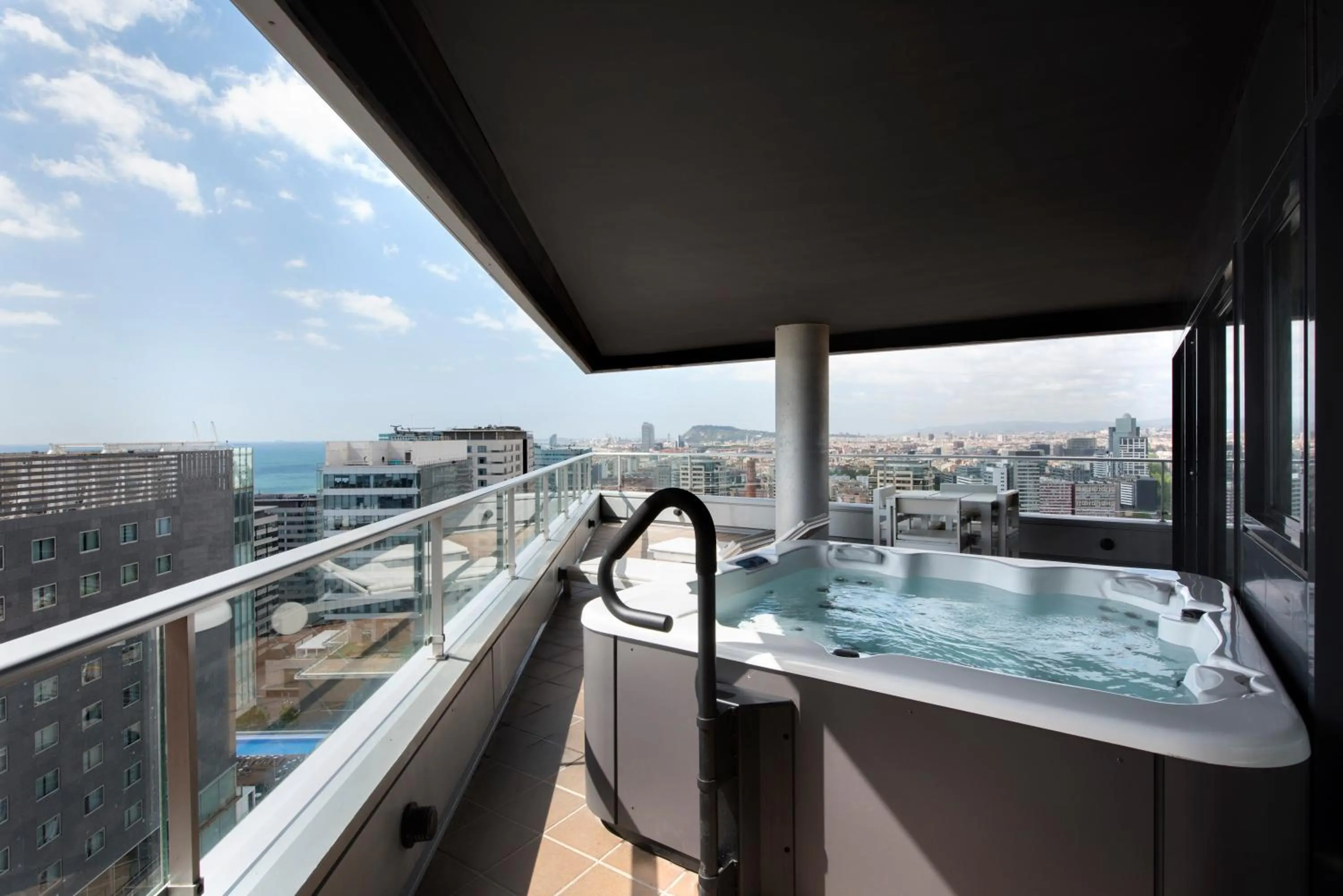 Barcelona Princess - pool