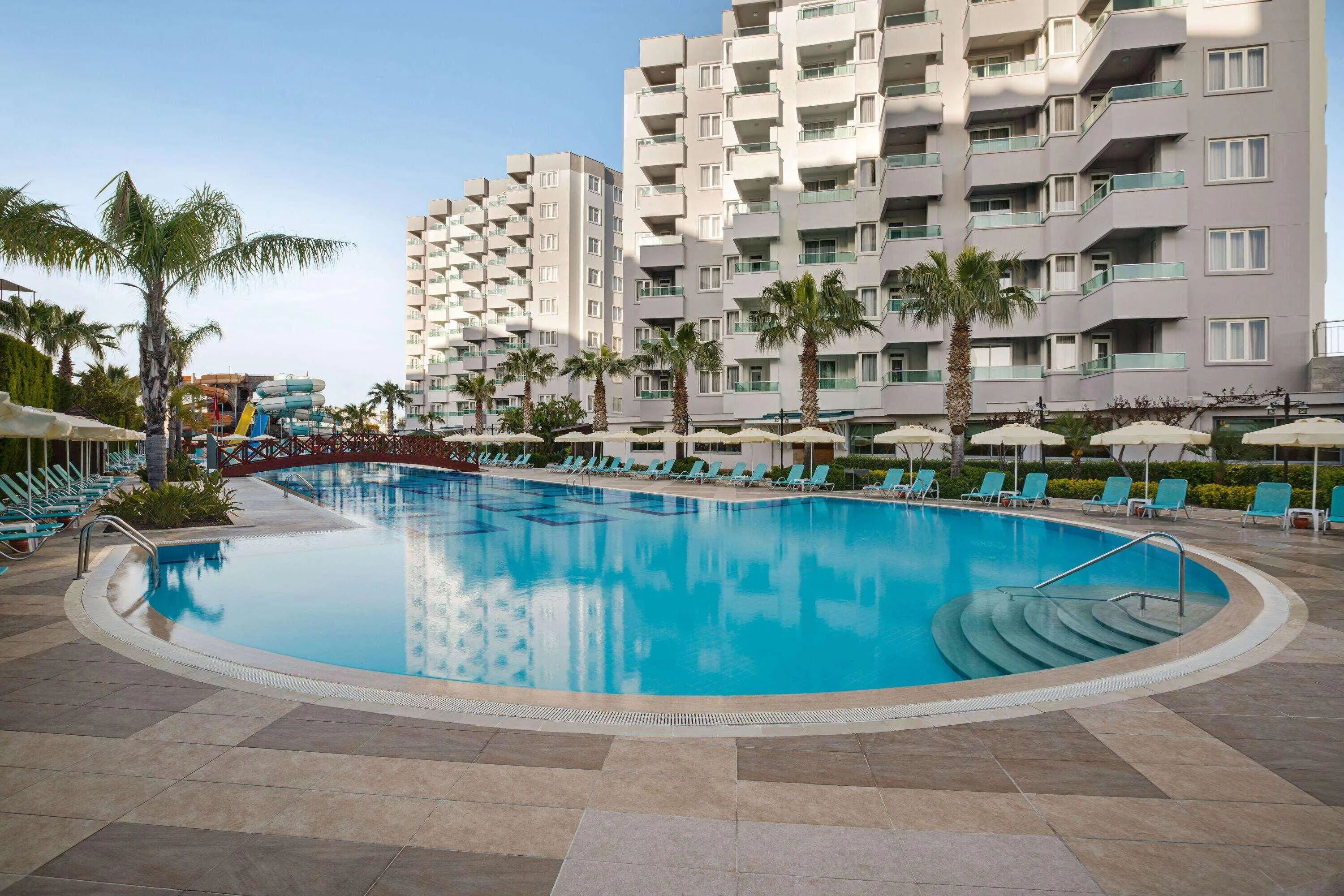 Wyndham Garden Lara - pool