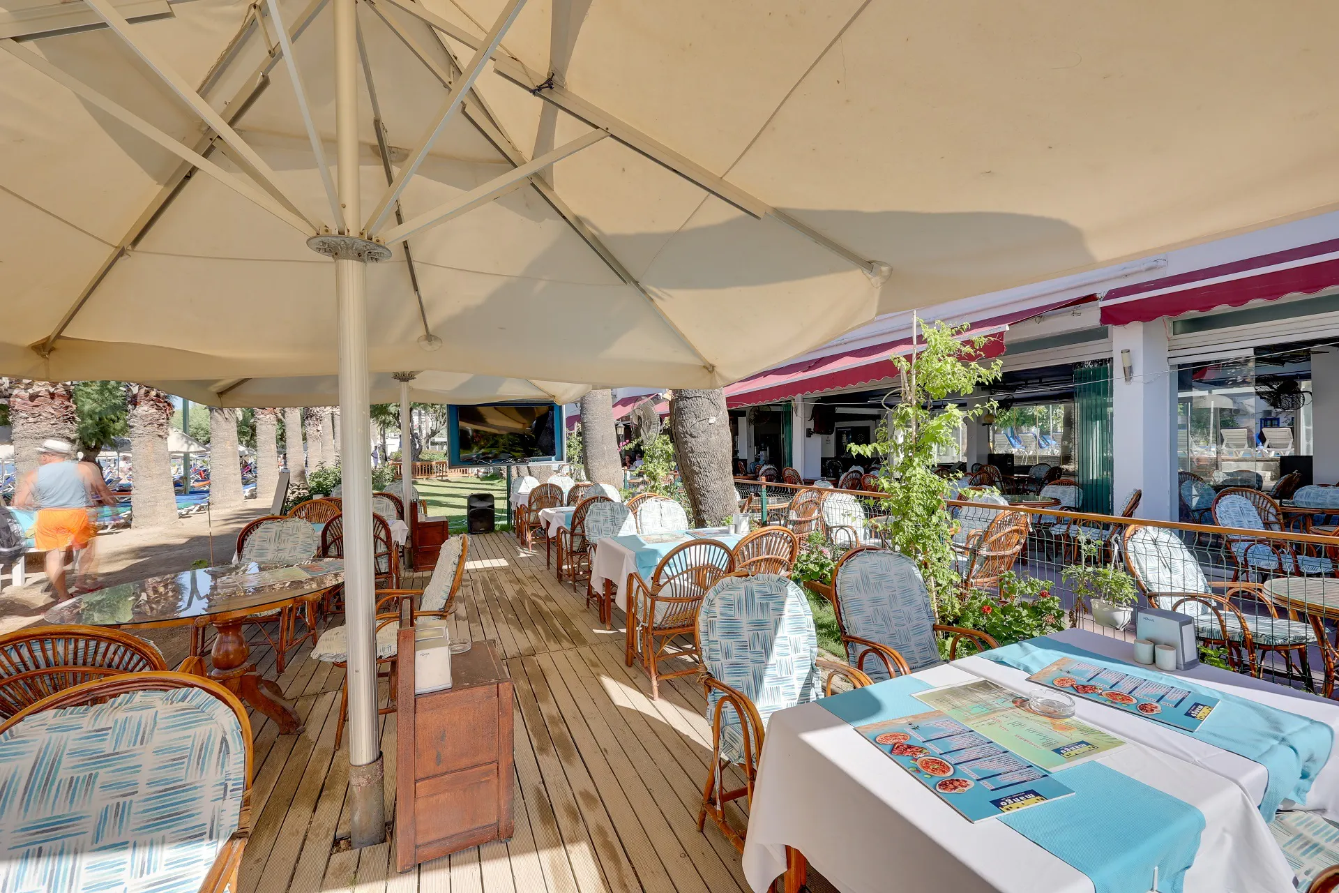 Sami Beach - foodAndBeverage
