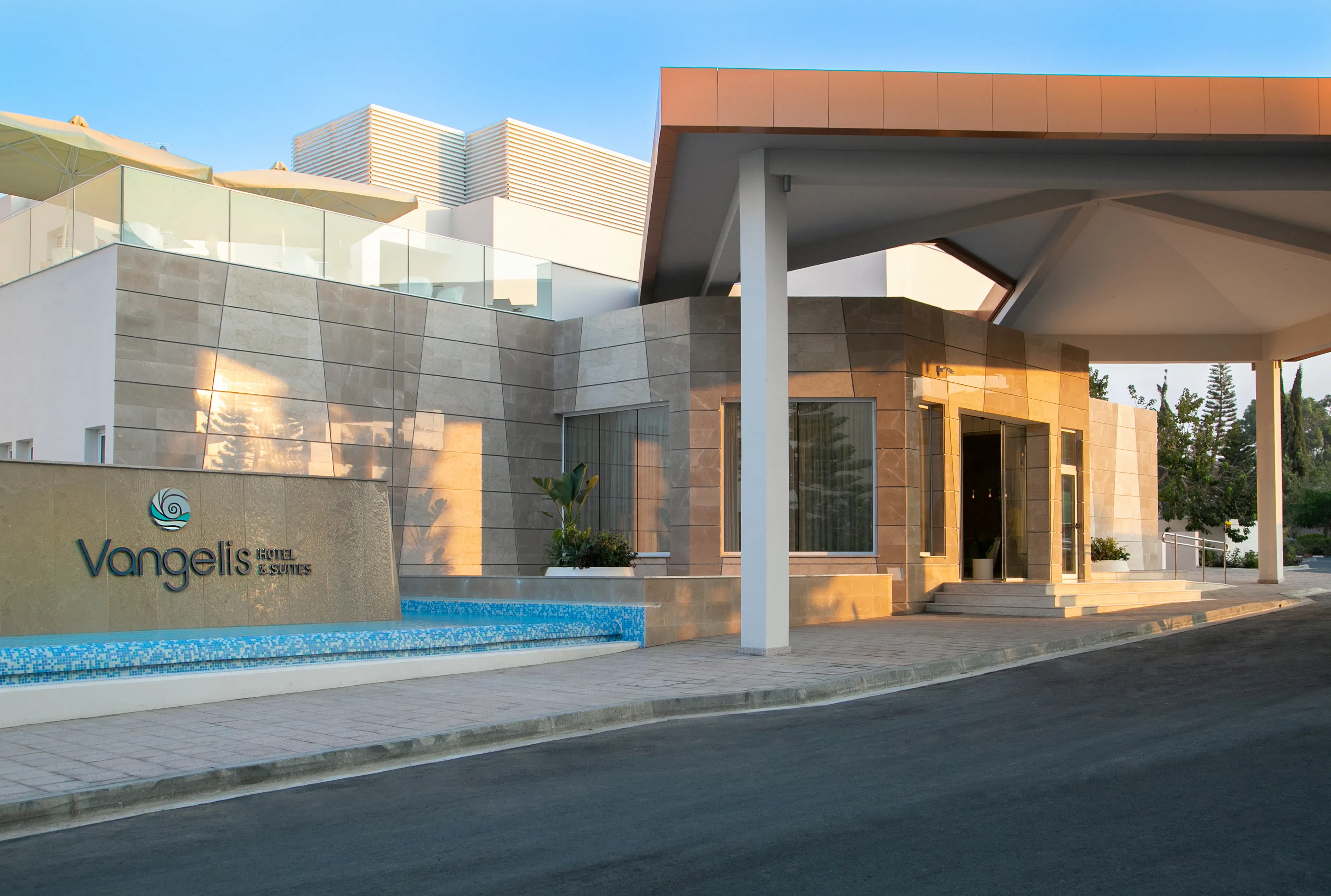 Vangelis Hotel & Suites - exterior
