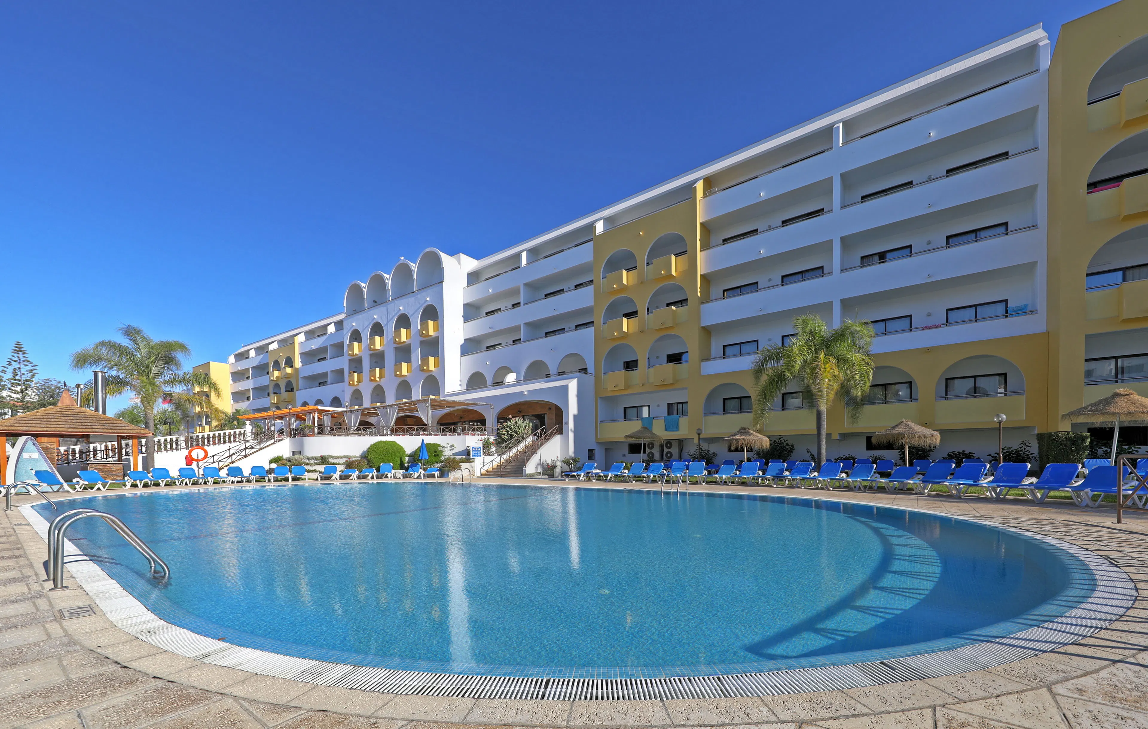 Paladim & Alagoa Mar Aparthotels - exterior