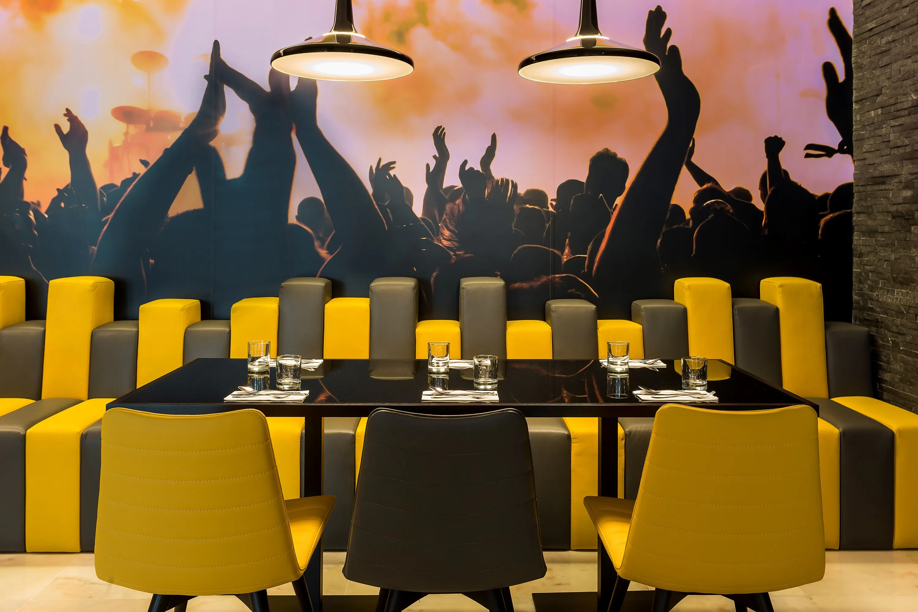 HF Fénix Music - foodAndBeverage
