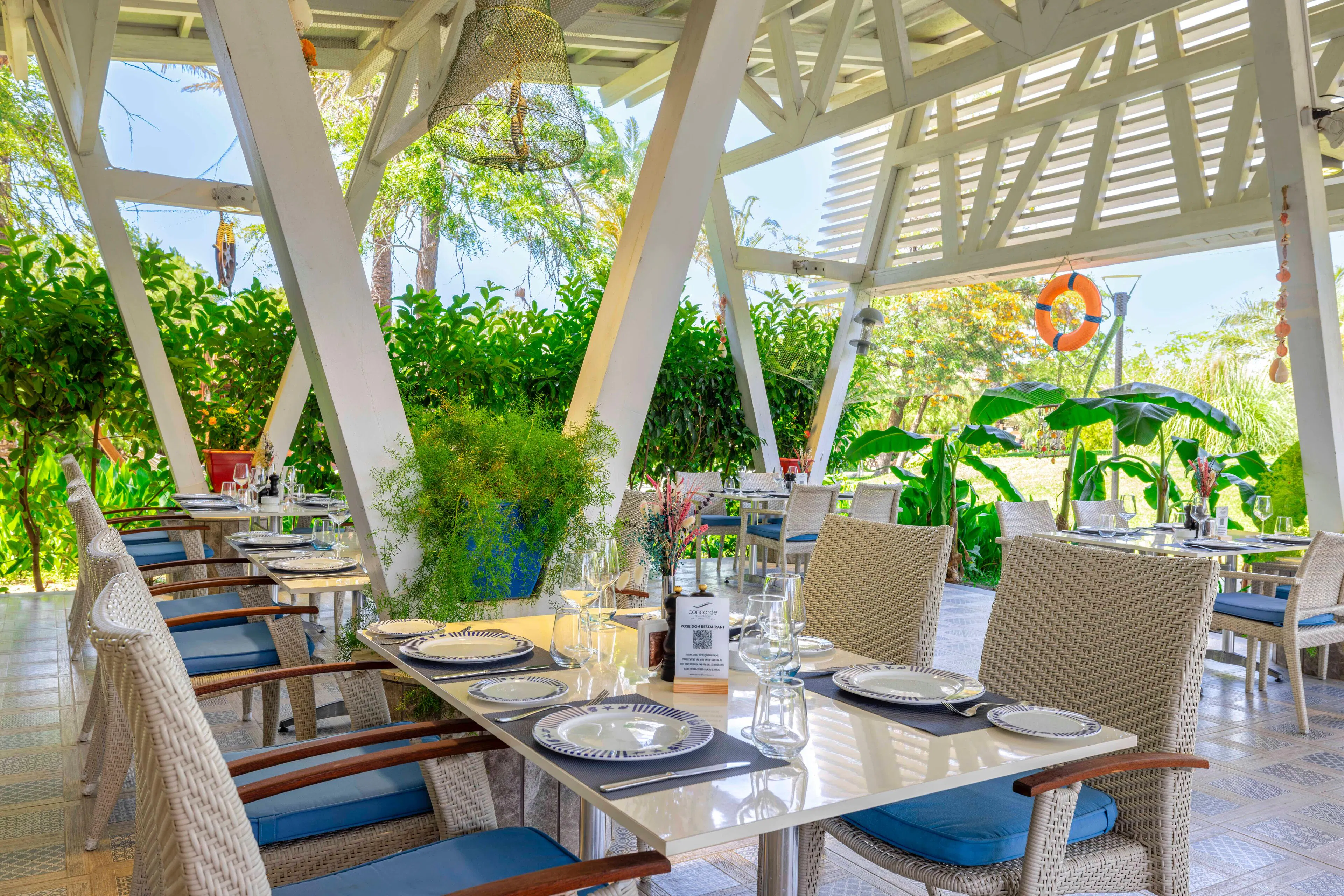 Concorde de Luxe Resort - foodAndBeverage