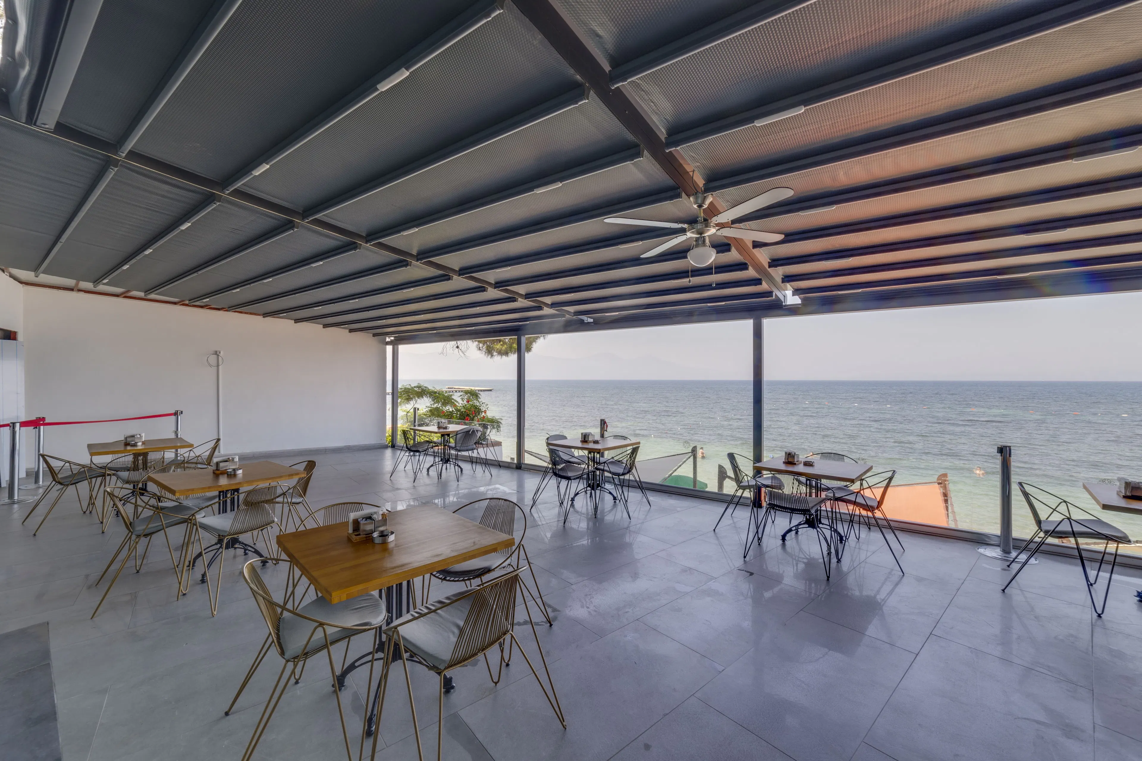 Signature Blue Resort - foodAndBeverage