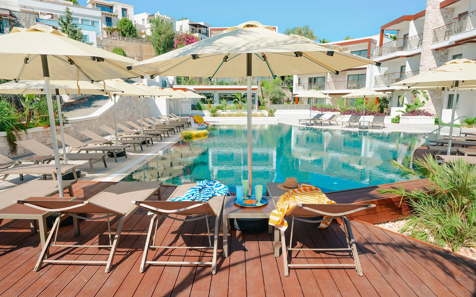 Ayaz Suites - pool