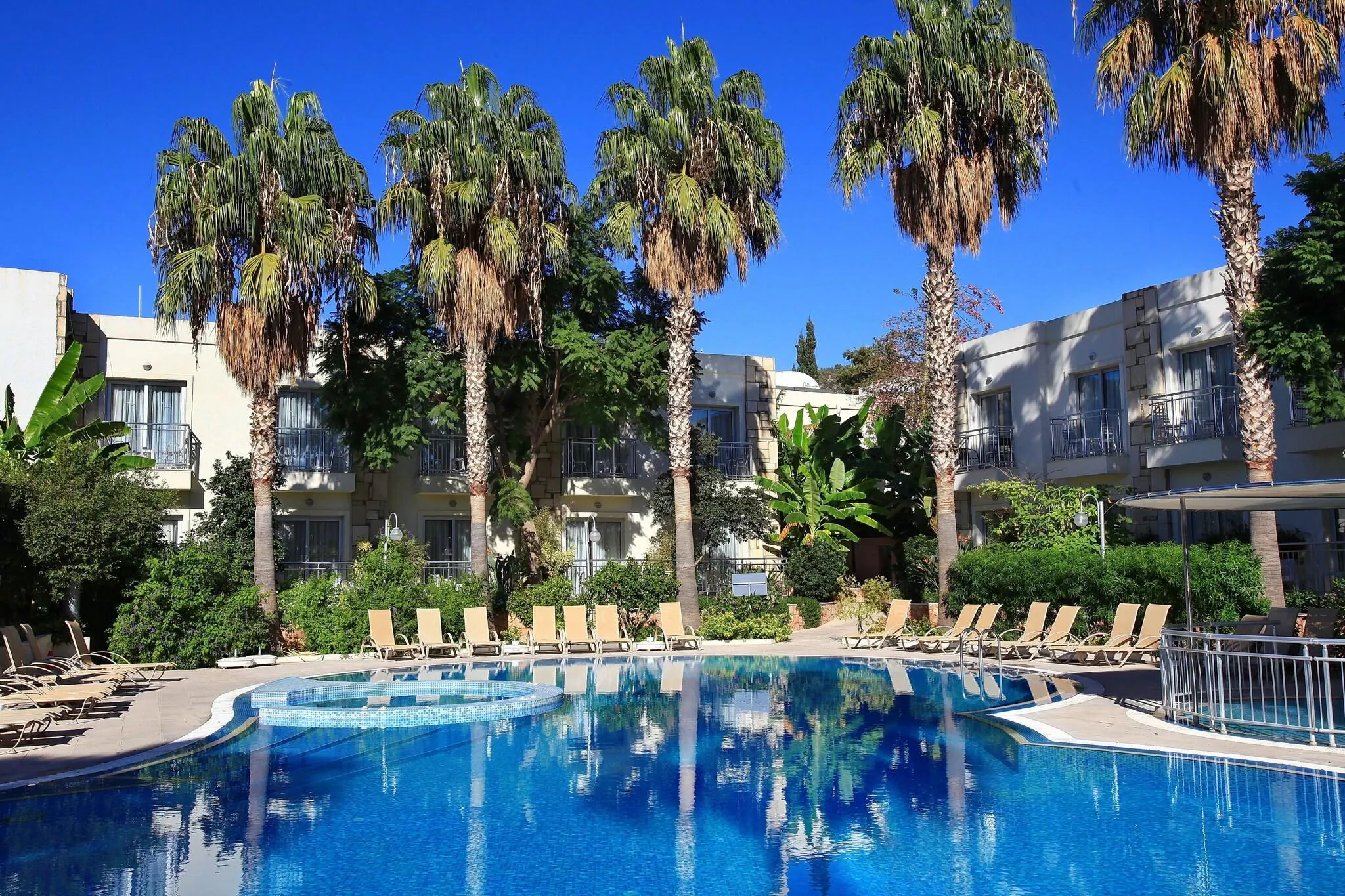 Mandarin Resort - pool