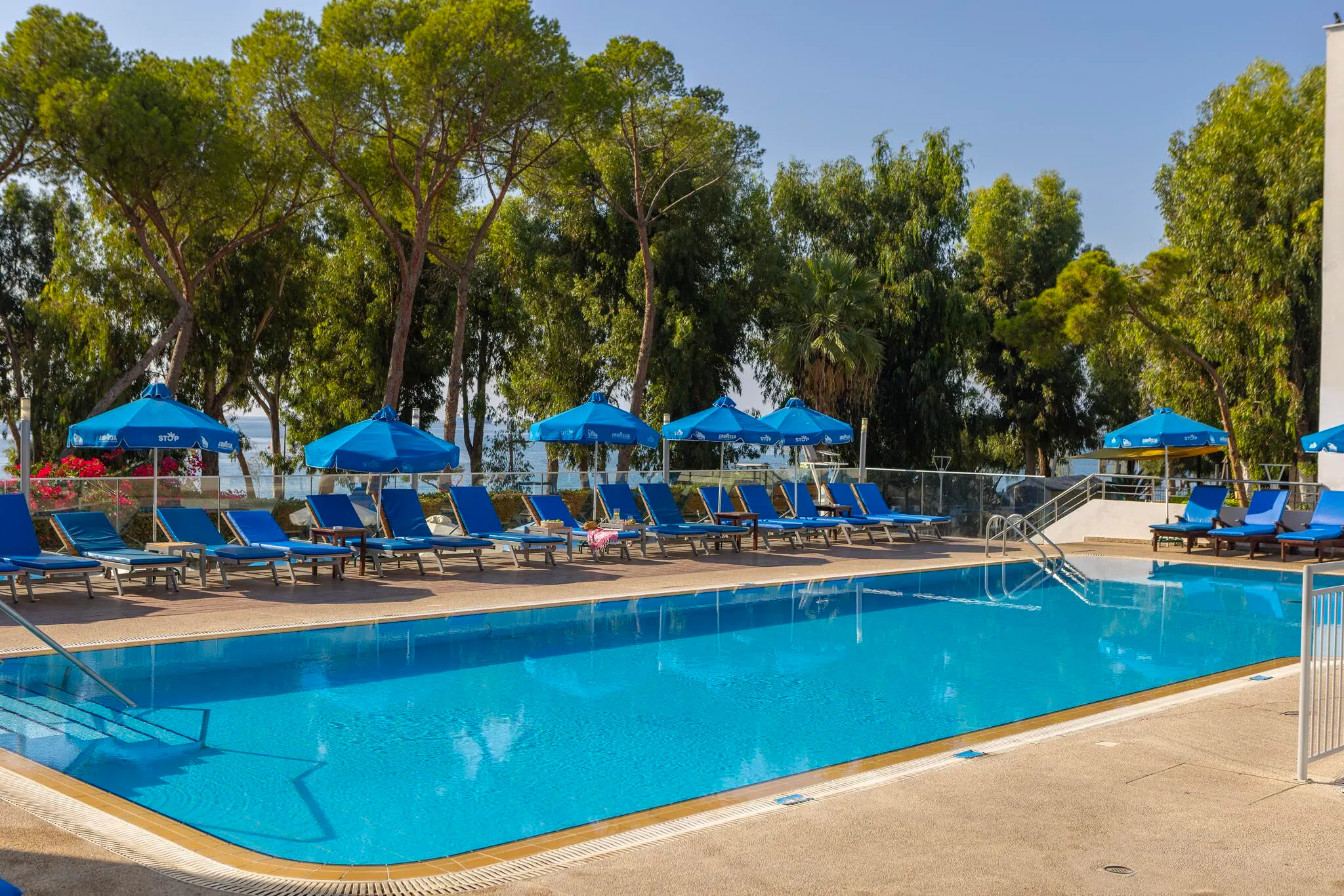 Park Beach Hotel - pool