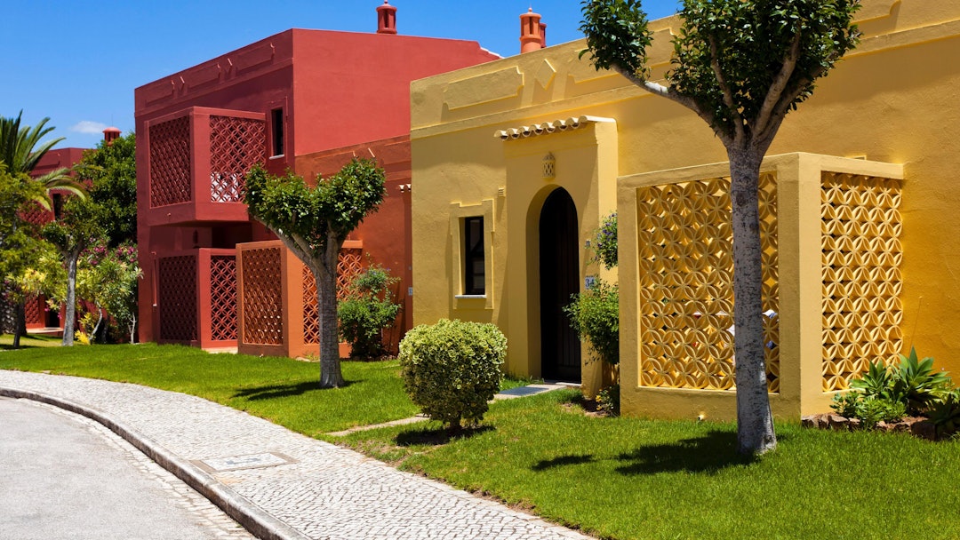 Colina Village