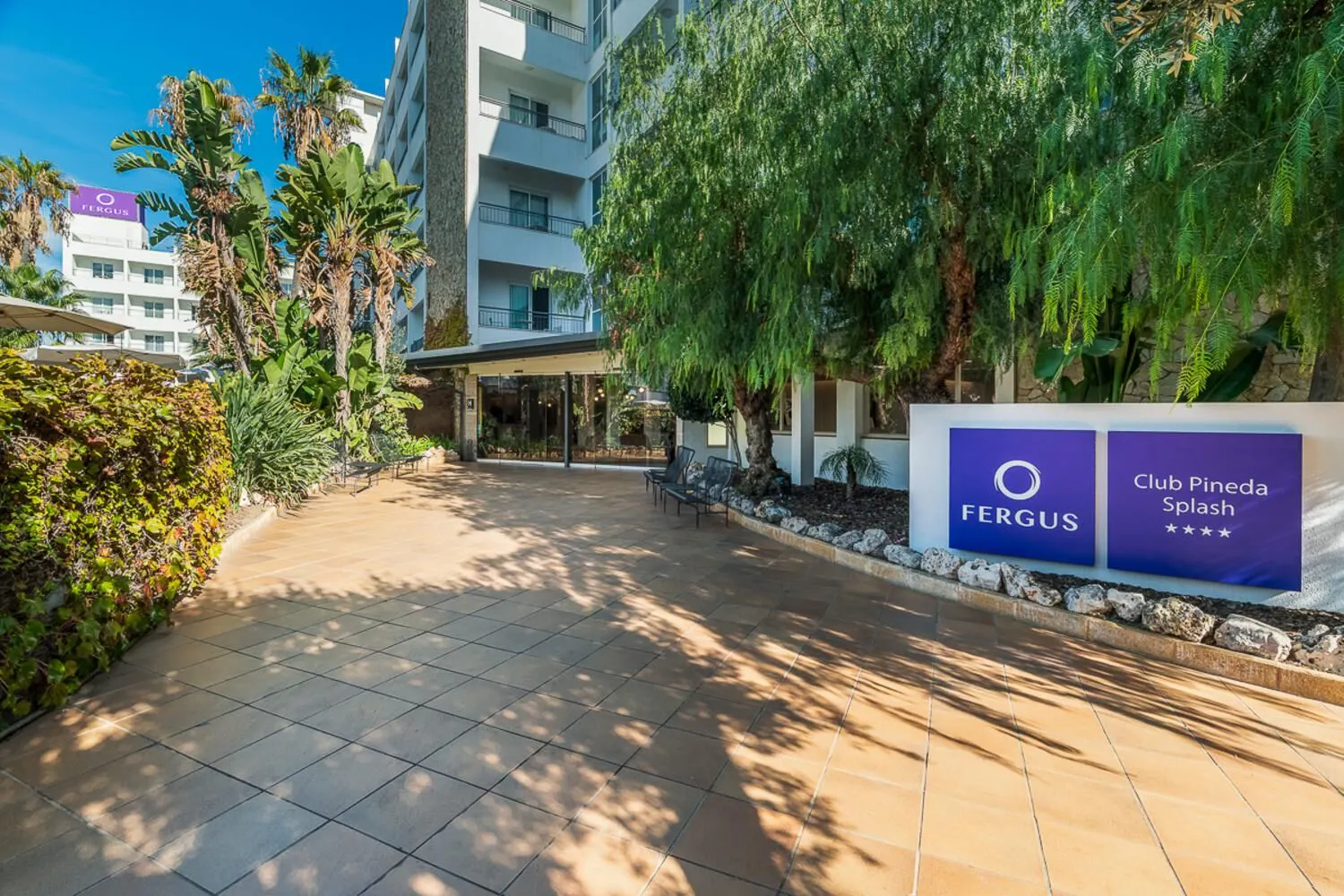 Fergus Club Pineda Splash - exterior