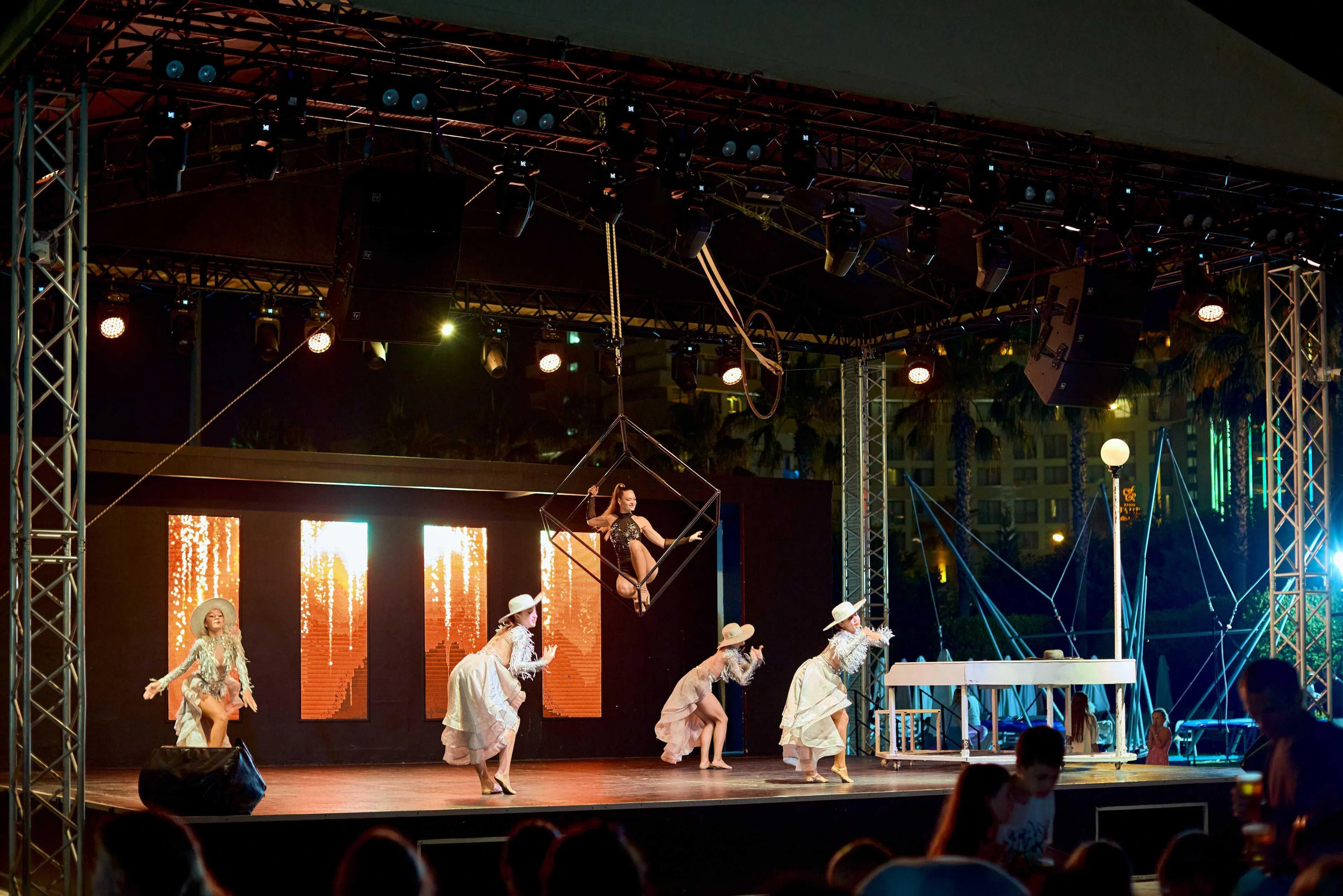 Grand Park Lara - entertainment