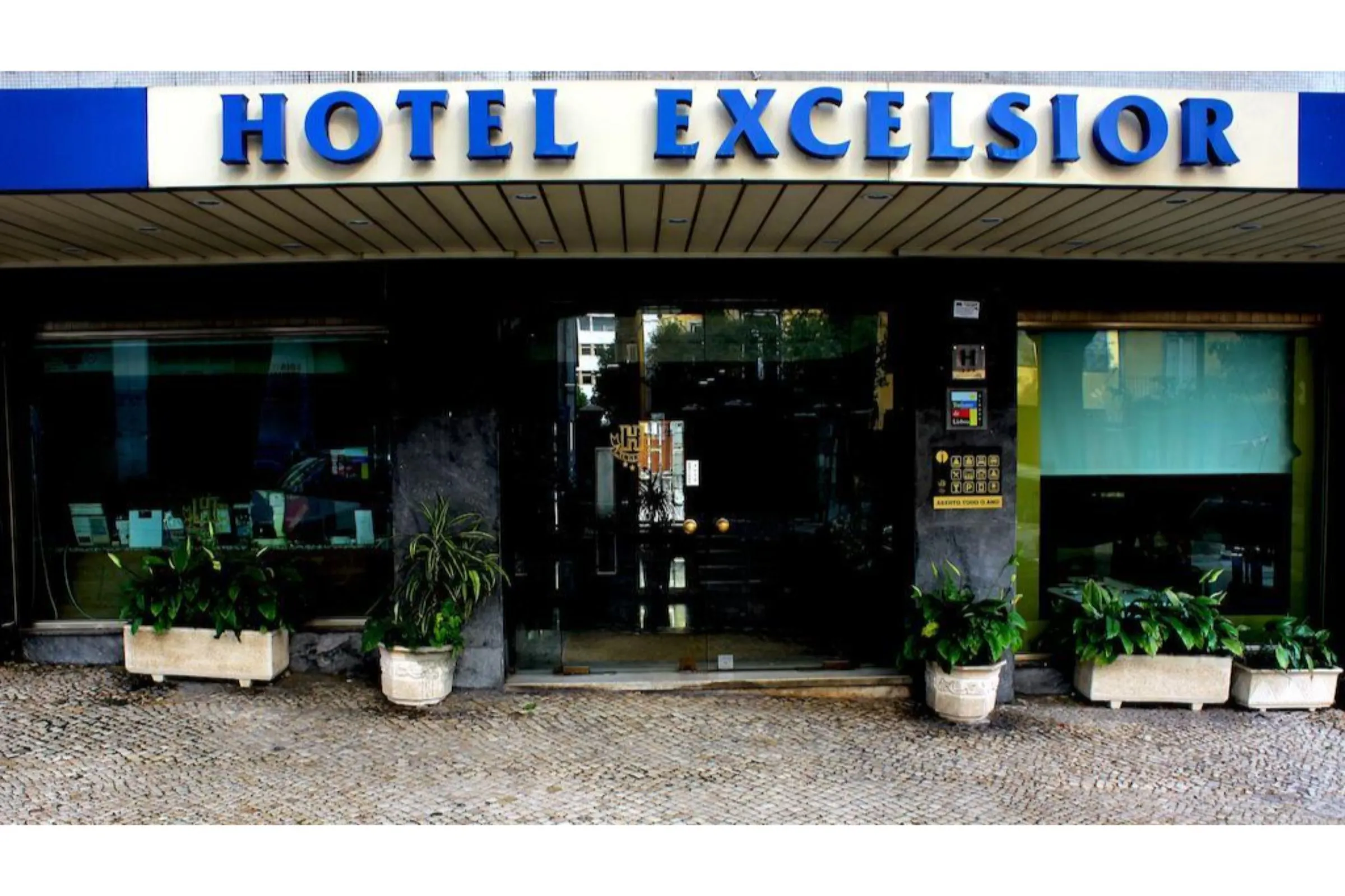 Excelsior - exterior