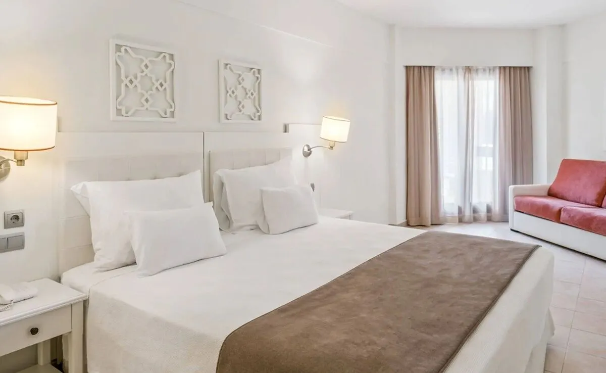 Single Superior Room (SeaView, Balcony Or Terrace)