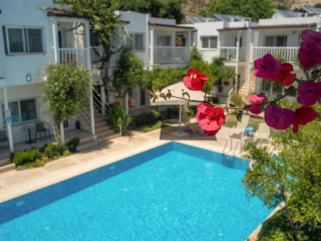 Gümüslük - pool
