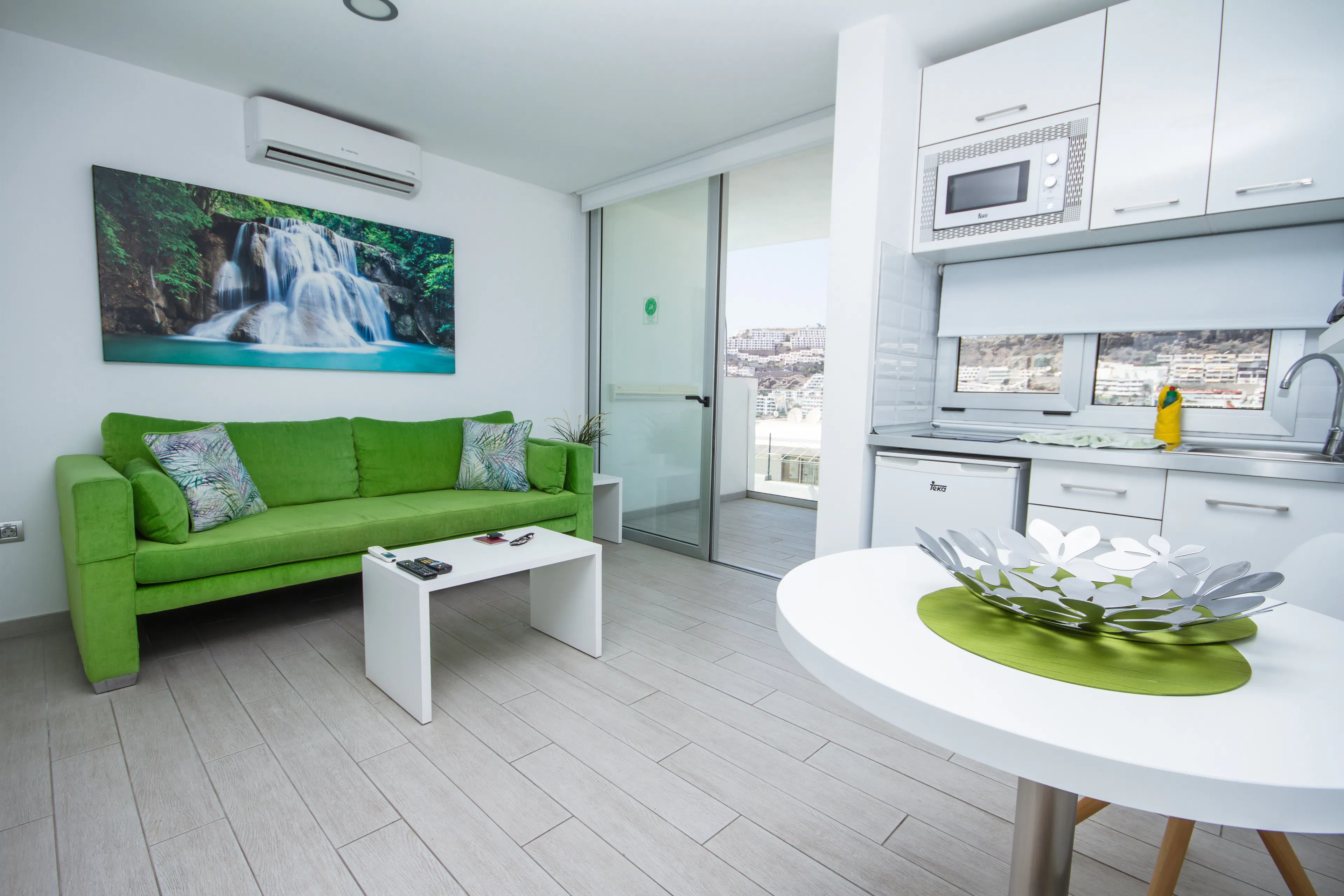 1 Bedroom Premium Apartment (Balcony)