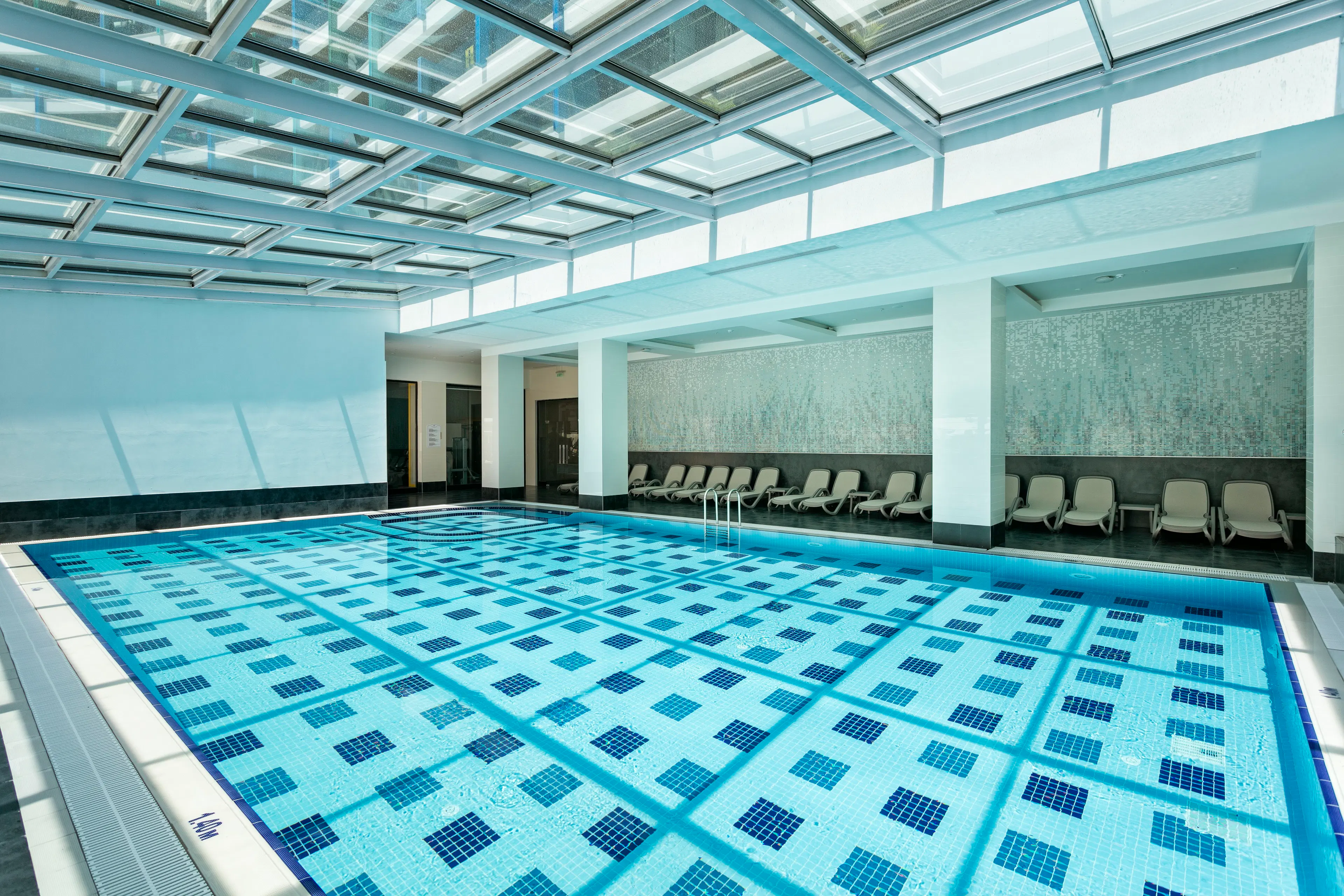 Wind of Lara - pool
