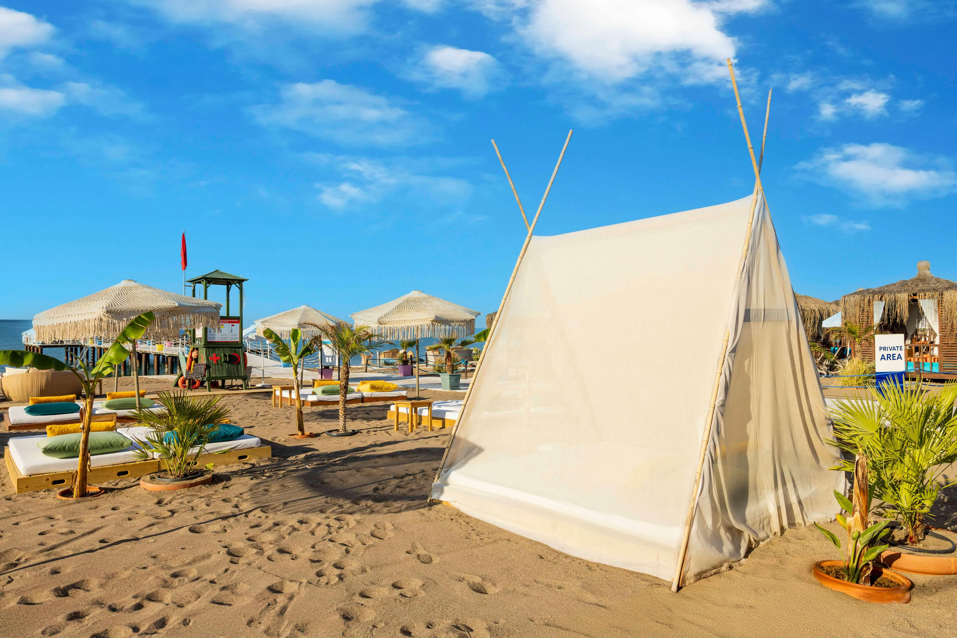 Concorde de Luxe Resort - beach