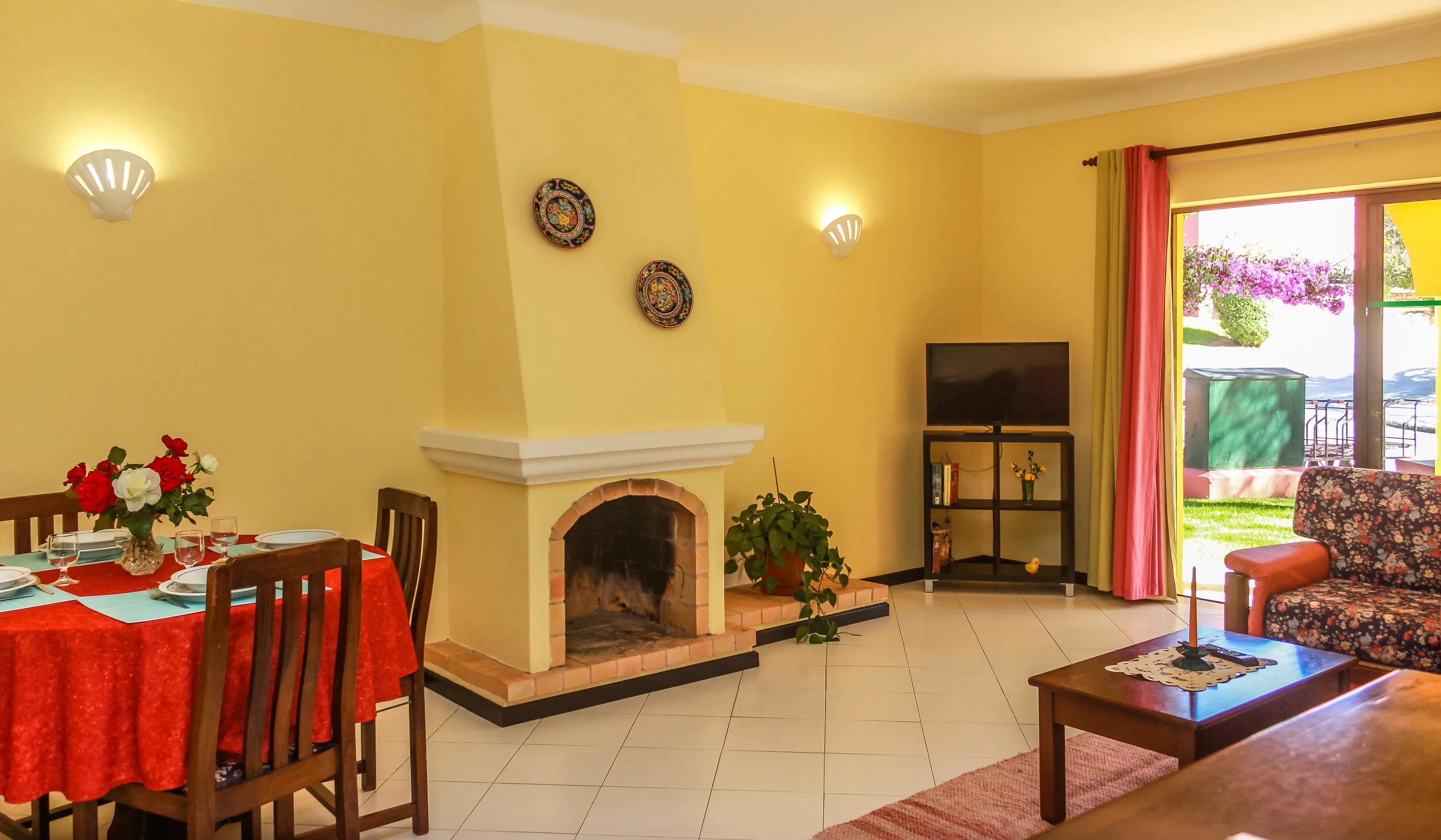 Colina Village Hotel - foodAndBeverage