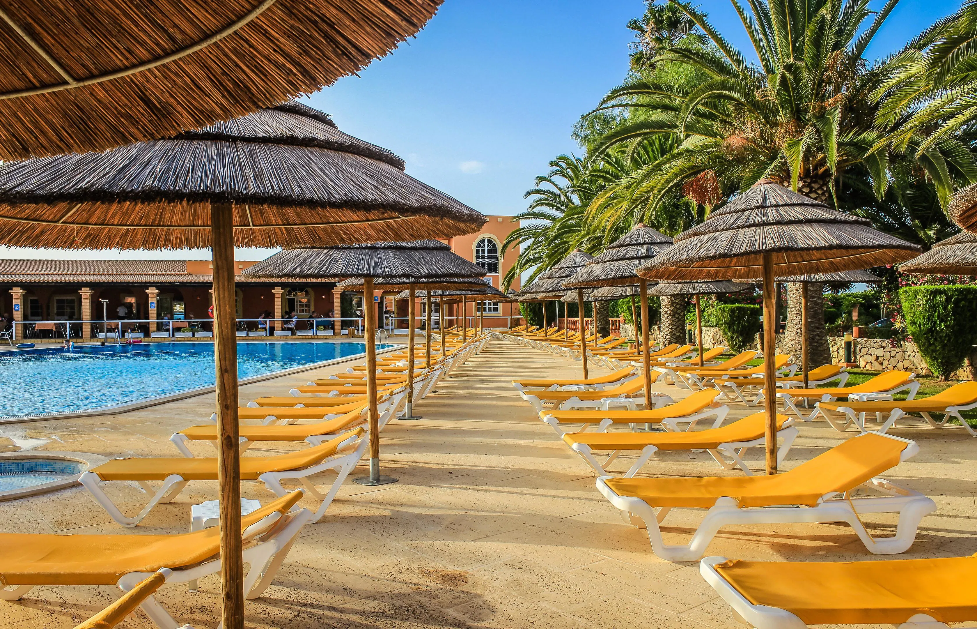 Colina Village Hotel - pool