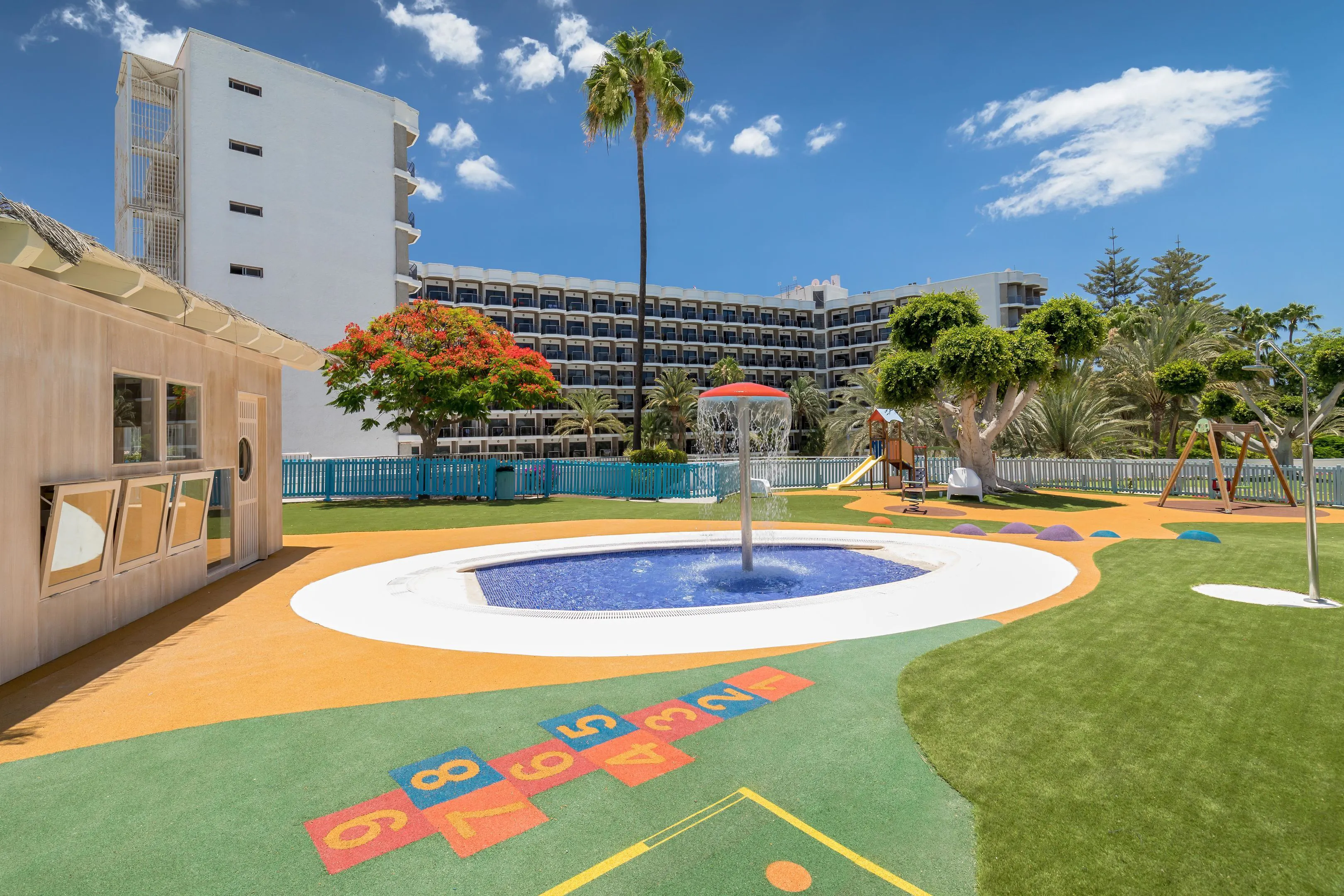 Barcelo Margaritas Royal Level - exterior