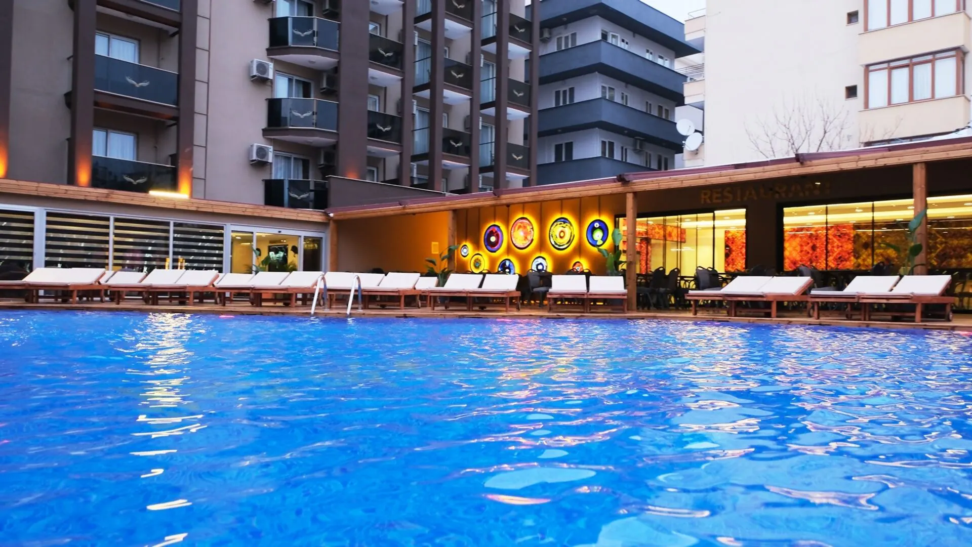 Duqqan Deluxe Hotel - pool
