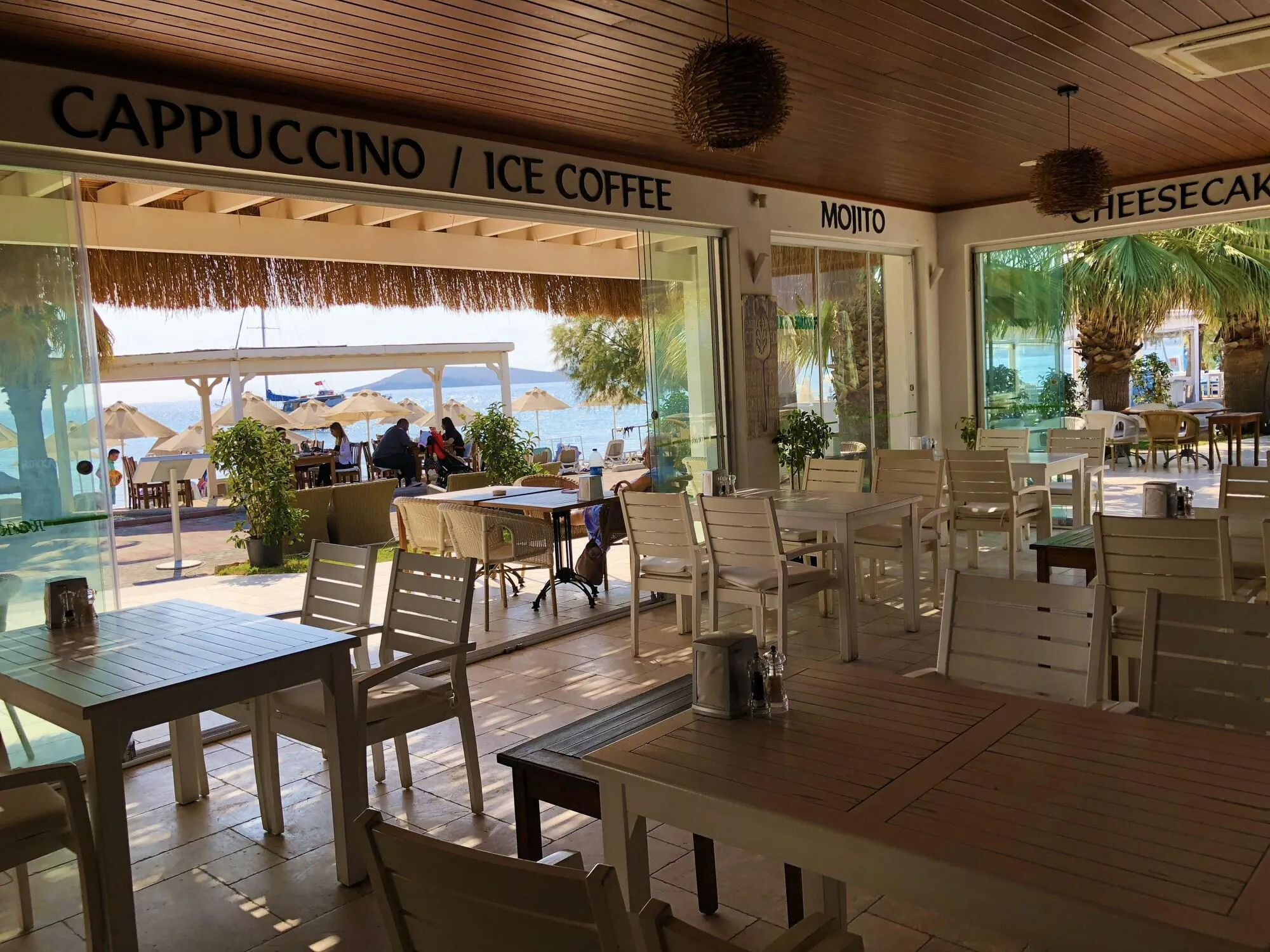 Zest Exclusive Hotel & Spa - foodAndBeverage